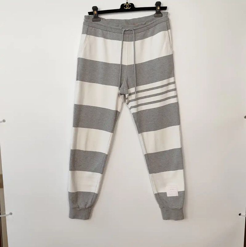 Thom Browne Thom Browne Gray Cotton Casual Pants for Men 0089 Size US 26 / EU 42 - 1 Thumbnail