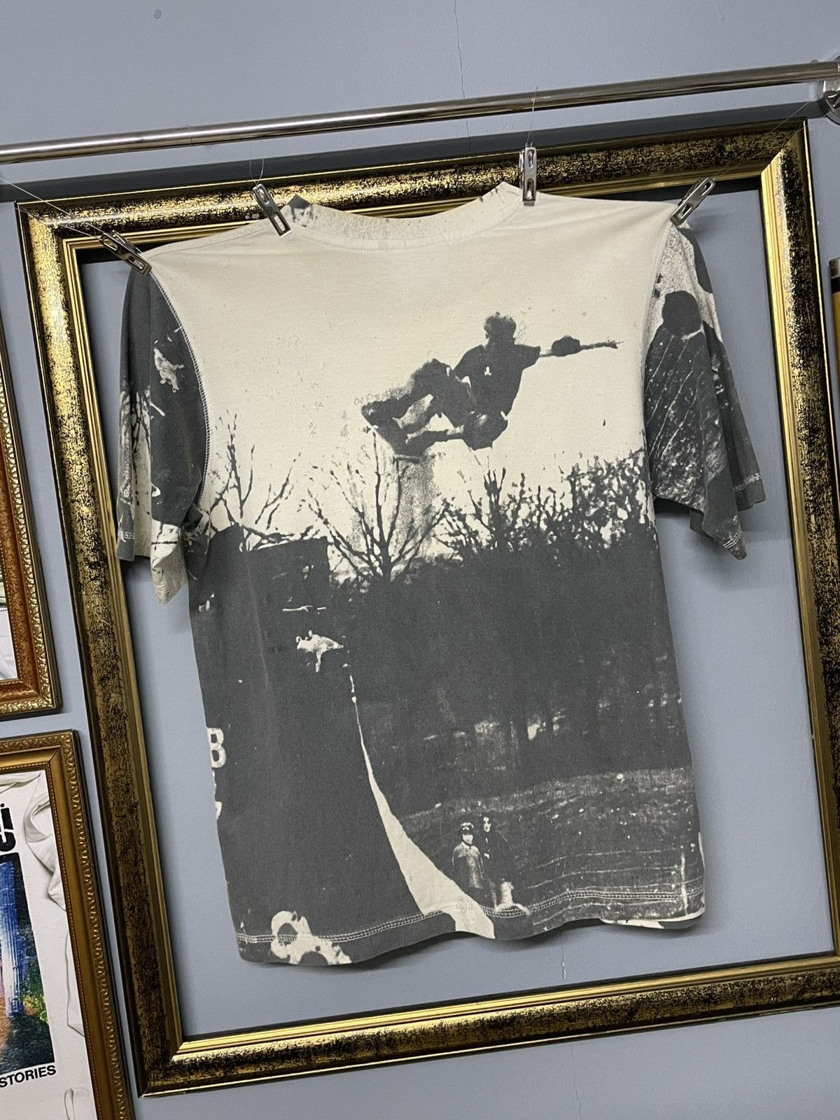 Designer Vintage 1990s Japan Designer Beat Wear Skate Action Art Tee Size US S / EU 44-46 / 1 - 8 Thumbnail