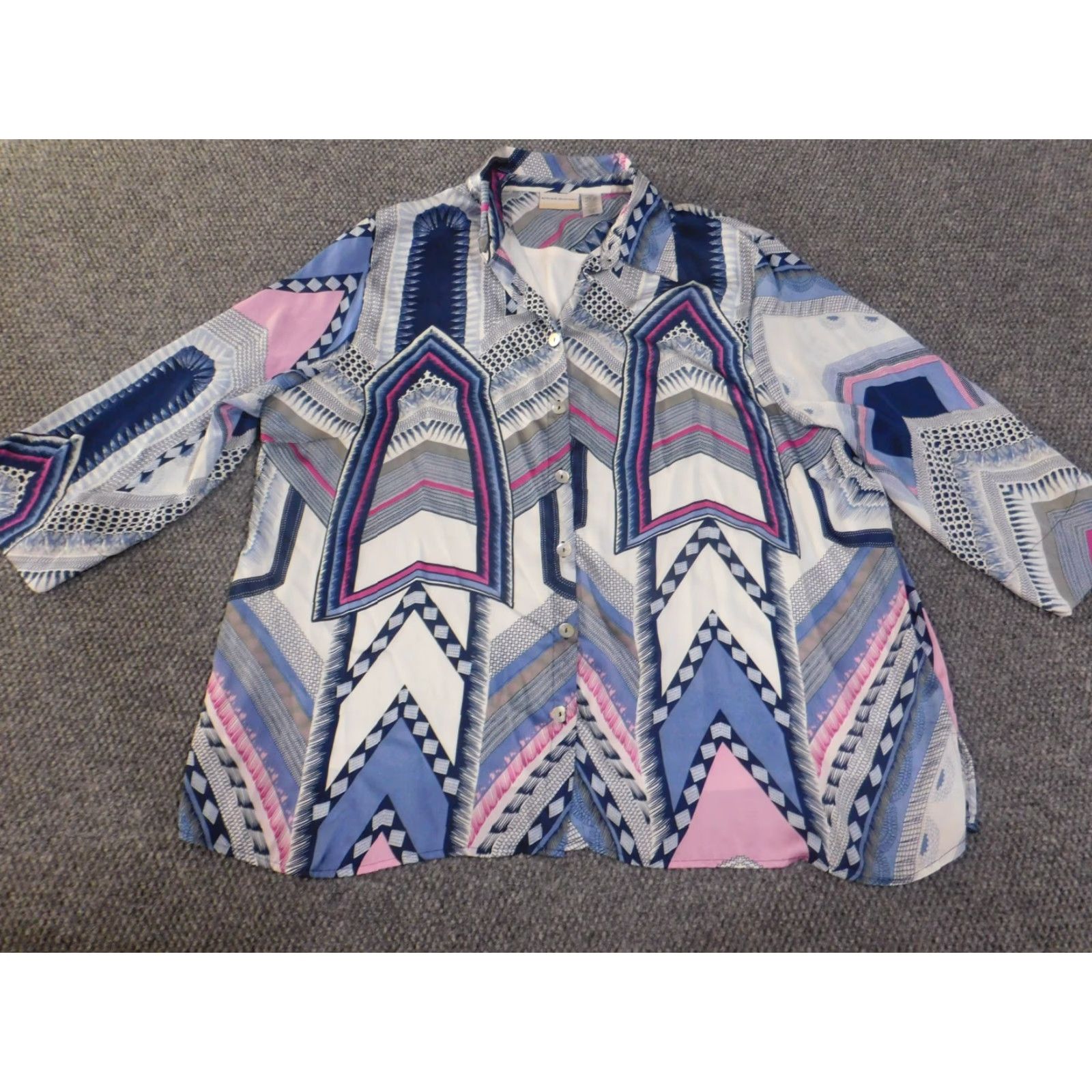 Vintage **Alfred Dunner Women's Blue Geometric Long Sleeve Lined Button-Up Top** User: Alfred Dunner Women's Blue Geometric Long Sleeve Lined Button-Up Top Size 4XL / US 24-26 - 4 Thumbnail