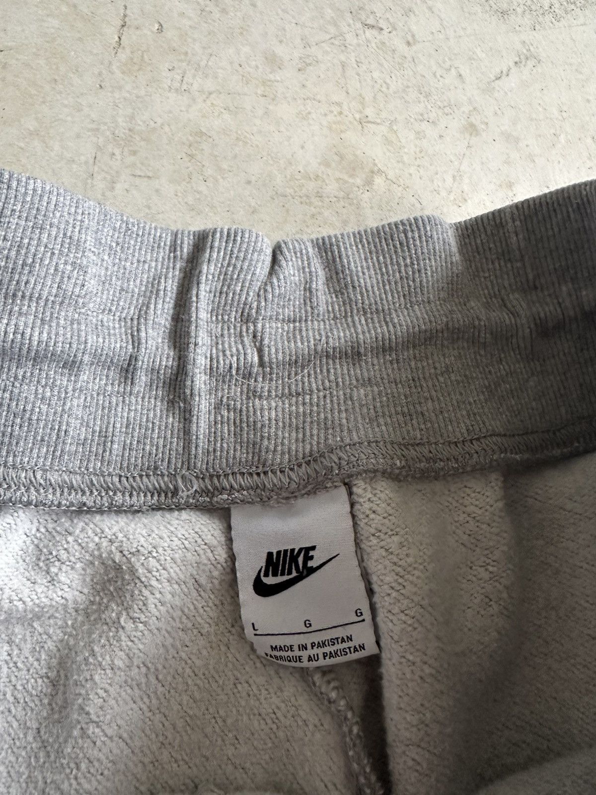 Nike Vintage Nike Sweatpants Size US 34 / EU 50 - 3 Thumbnail