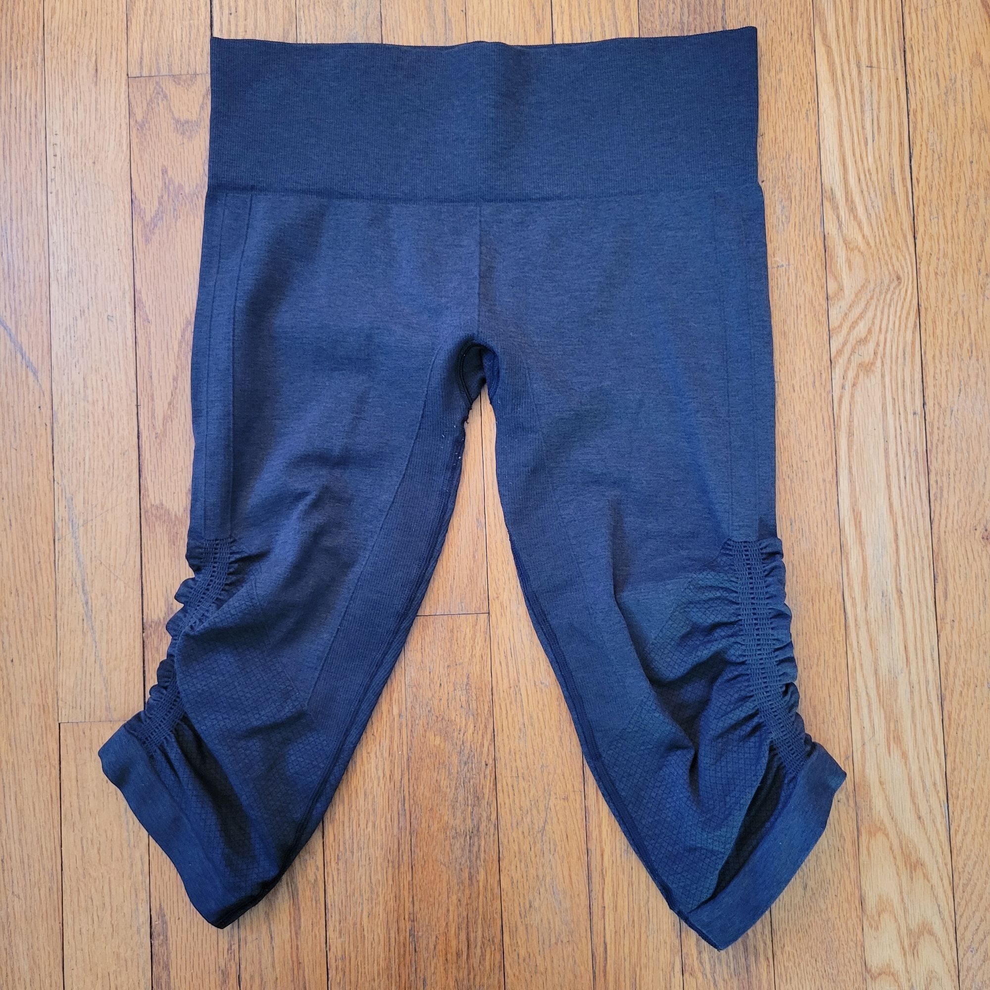 Lululemon Lululemon Yoga Crop Leggings Ruched Details High Waist 8 IN Size 30" / US 8 / IT 44 - 6 Thumbnail