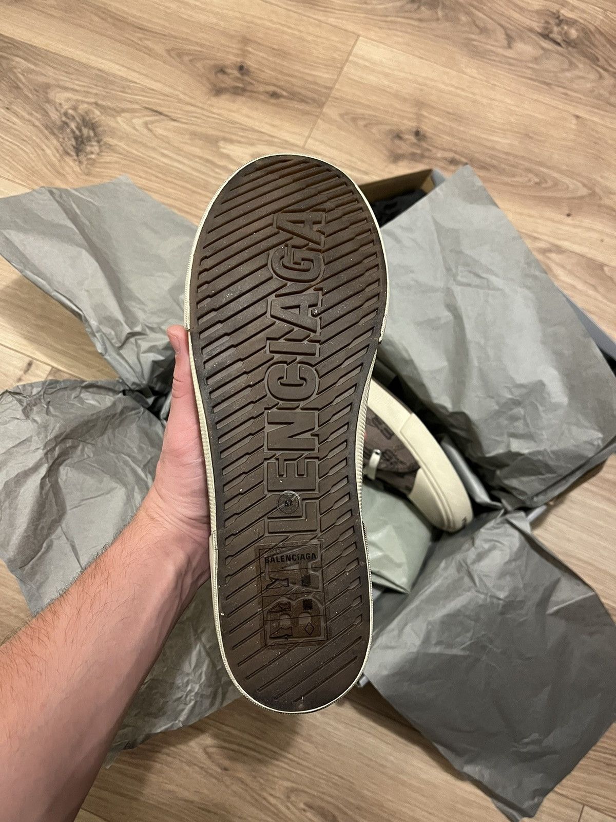 Balenciaga ❗️BRAND NEW Balenciaga Paris Low Top Sneakers❗️ Size US 9 / EU 42 - 5 Thumbnail