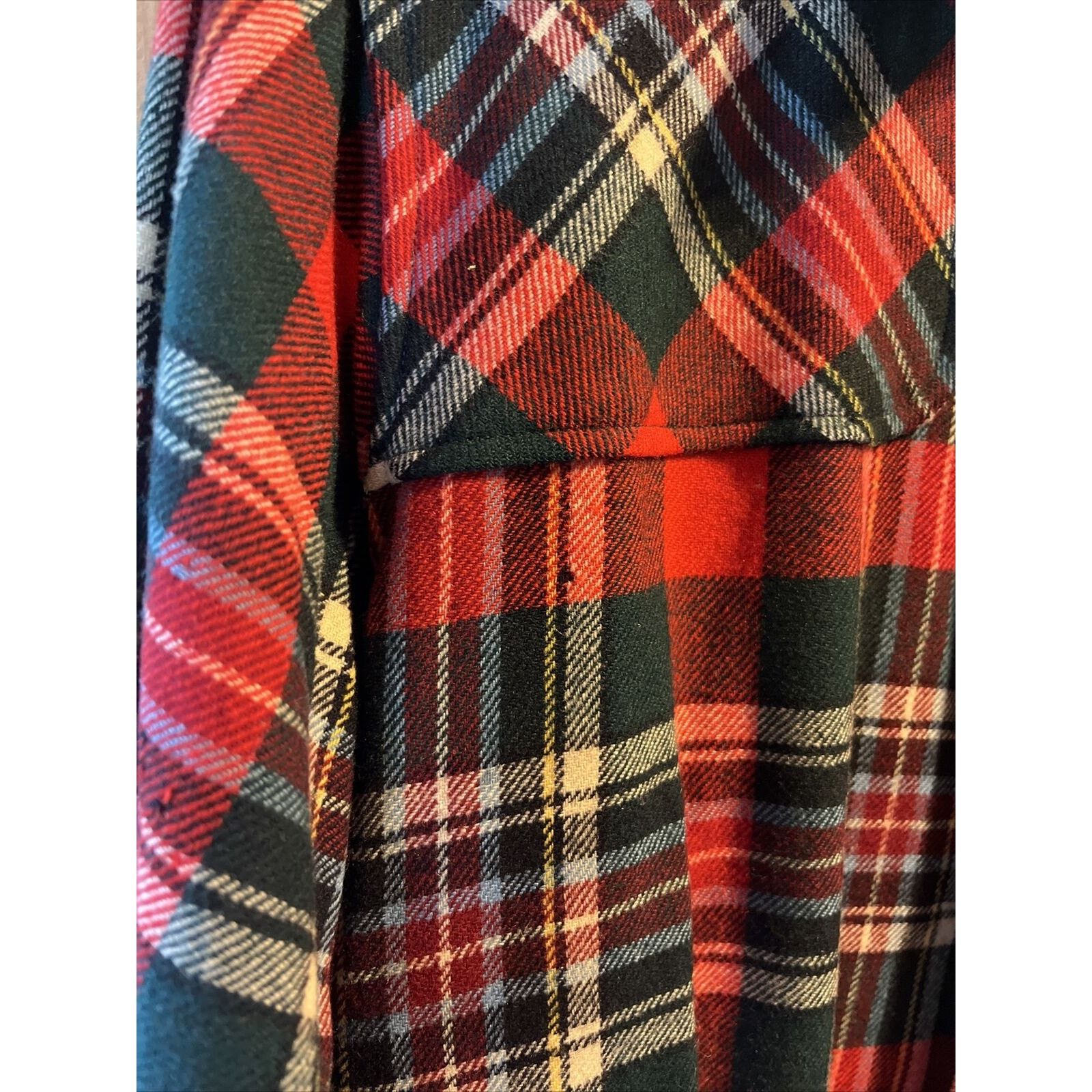 Pendleton Pendleton Lobo VTG Mens M red plaid long sleeve wool flannel Size US M / EU 48-50 / 2 - 8 Thumbnail