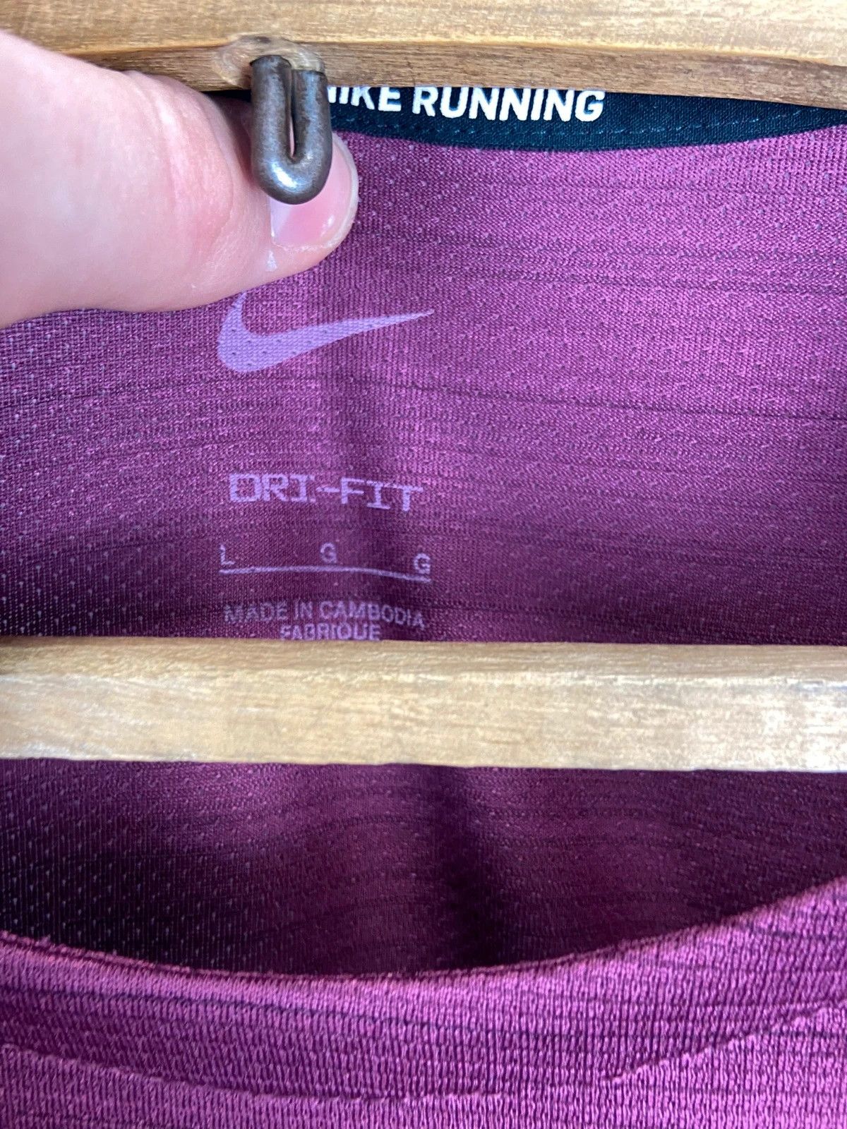 Nike Nike Running Dri-Fit T-Shirt Burgundy Mini Logo Print Size US L / EU 52-54 / 3 - 3 Thumbnail