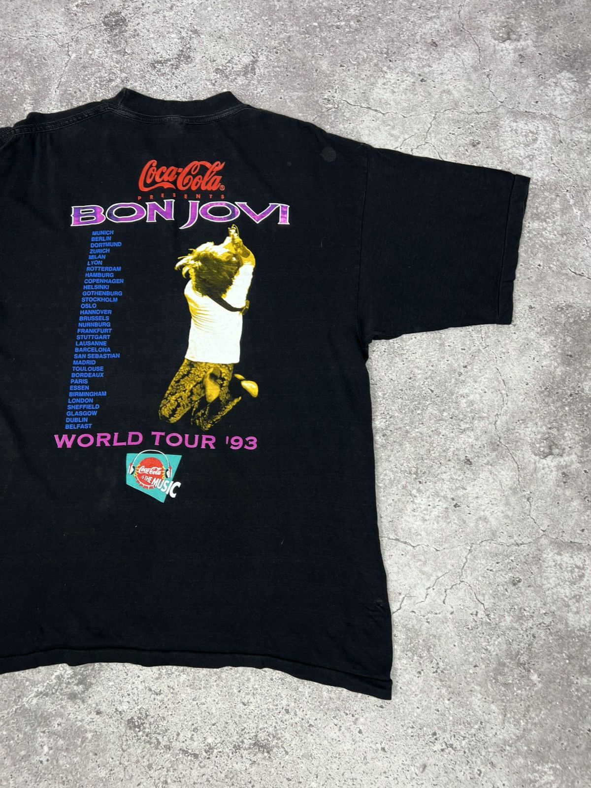 Vintage Vintage Bon Jovi 1993 Tour 90s Tee Size US XL / EU 56 / 4 - 14 Thumbnail