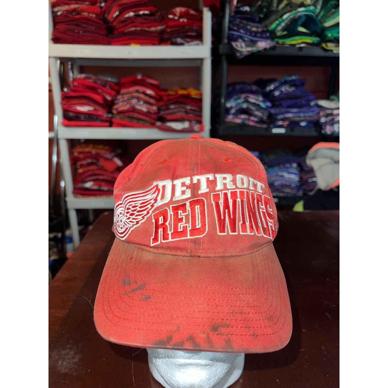 Twins Enterprise Inc. Vintage Detroit Red Wings Hat NHL Hockey Snapback WORN DIRTY Size ONE SIZE - 1 Thumbnail