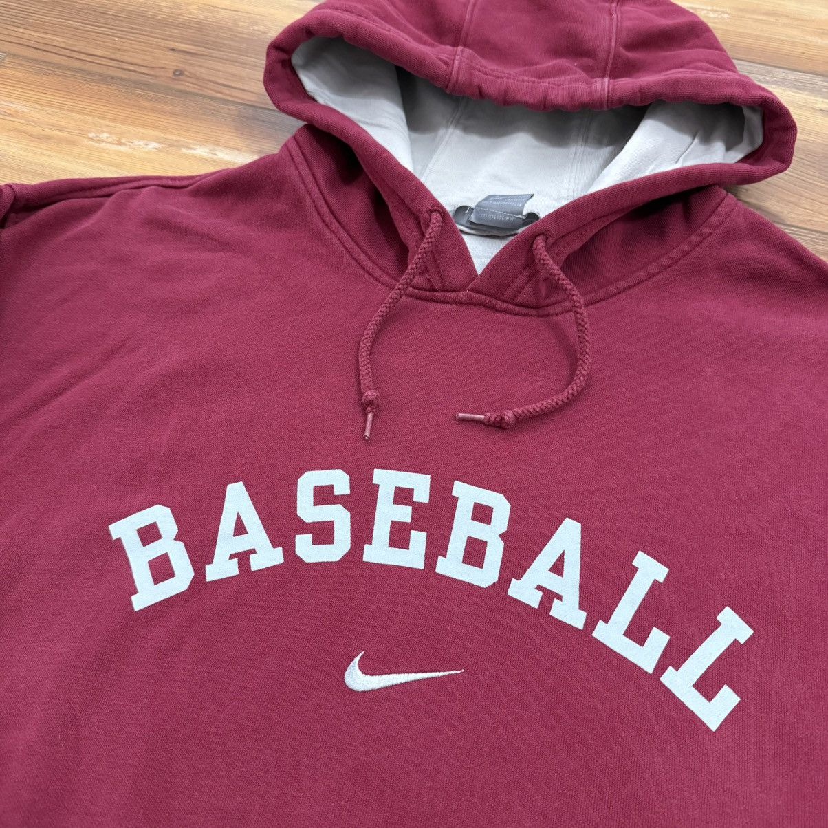 Nike Vintage Red Nike Baseball Center Swoosh Hoodie Sweatshirt Size US XL / EU 56 / 4 - 2 Thumbnail