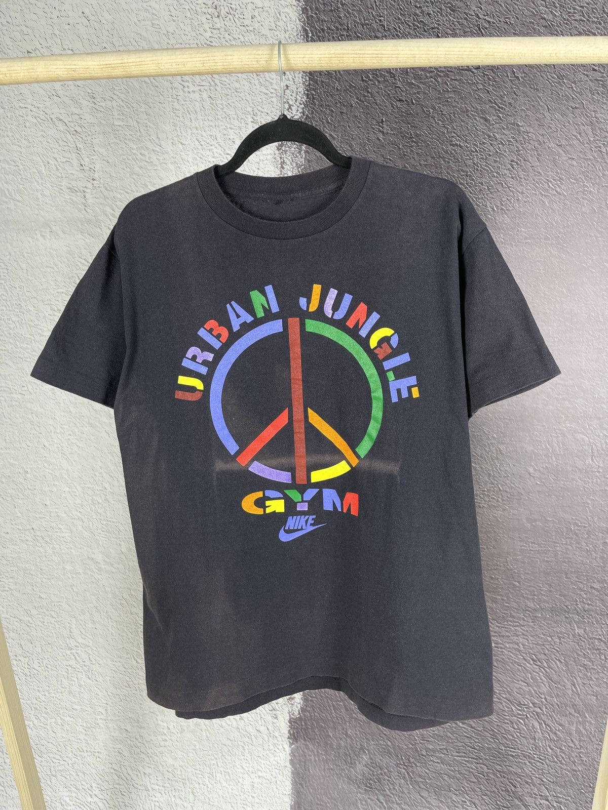 Nike Nike vintage 90s Urban Jungle gym peace single stitch tee Size US L / EU 52-54 / 3 - 2 Thumbnail