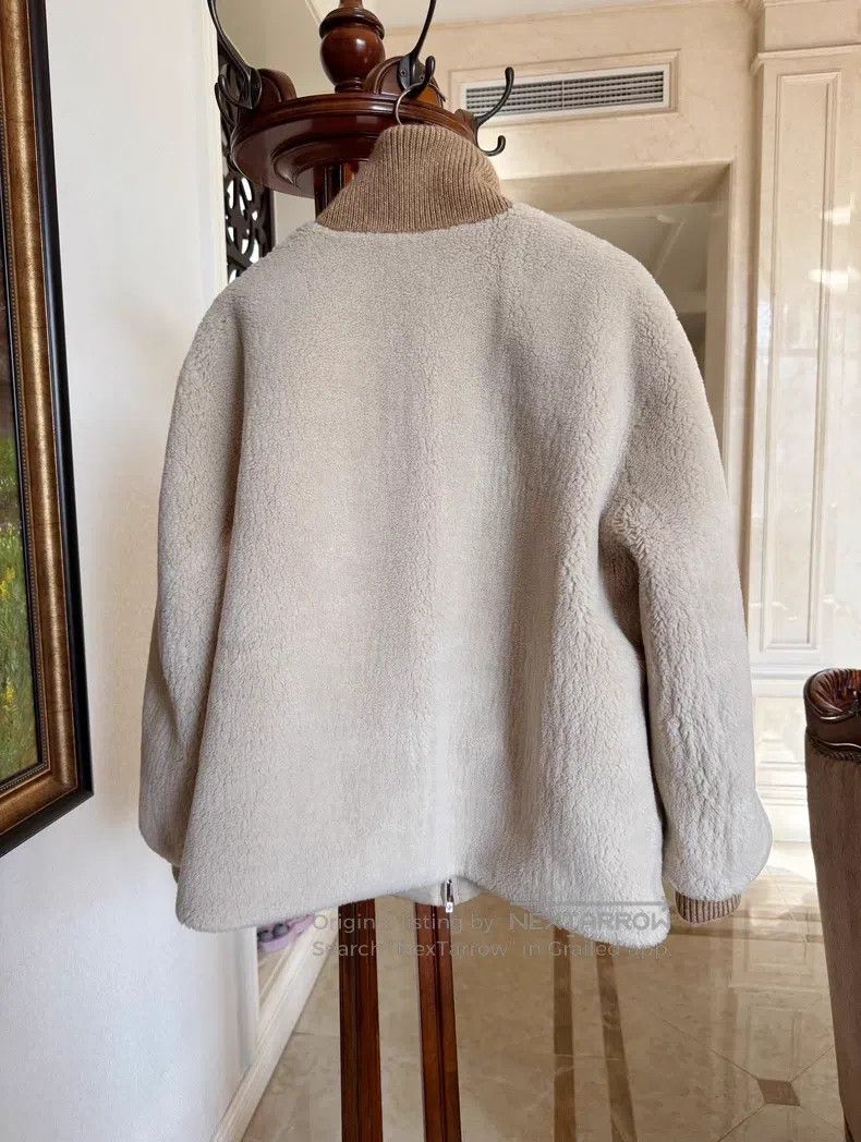 Loro Piana Loro Piana The woman wears a two-sided beige wool/fur coat Size S / US 4 / IT 40 - 3 Thumbnail
