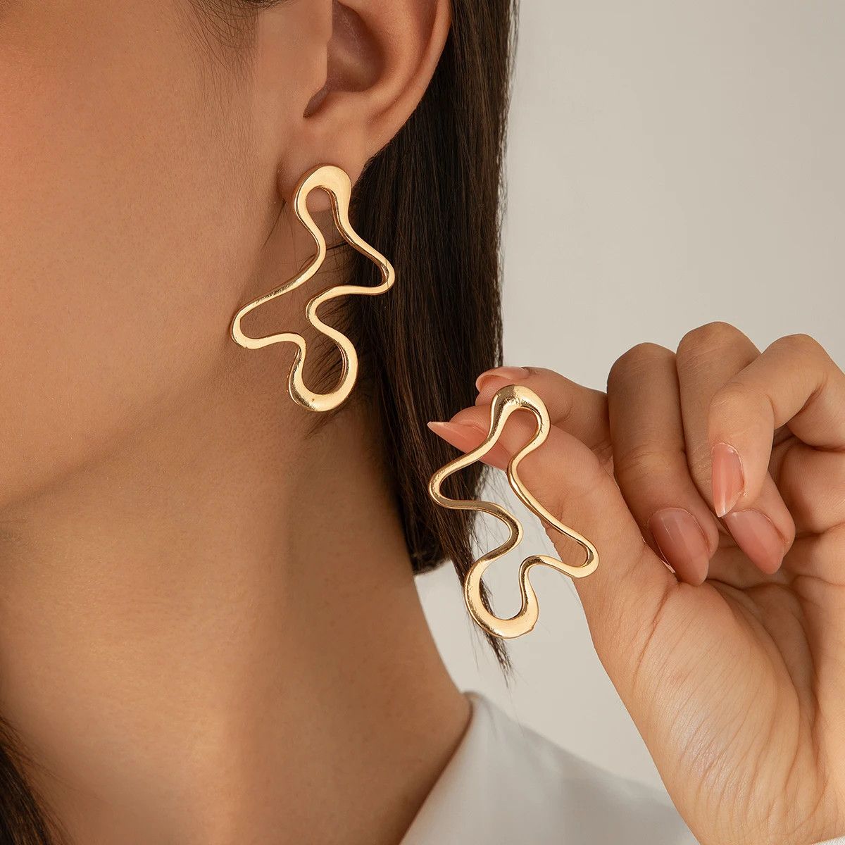 Jewelry 2 Pcs Earrings Size ONE SIZE - 1 Thumbnail