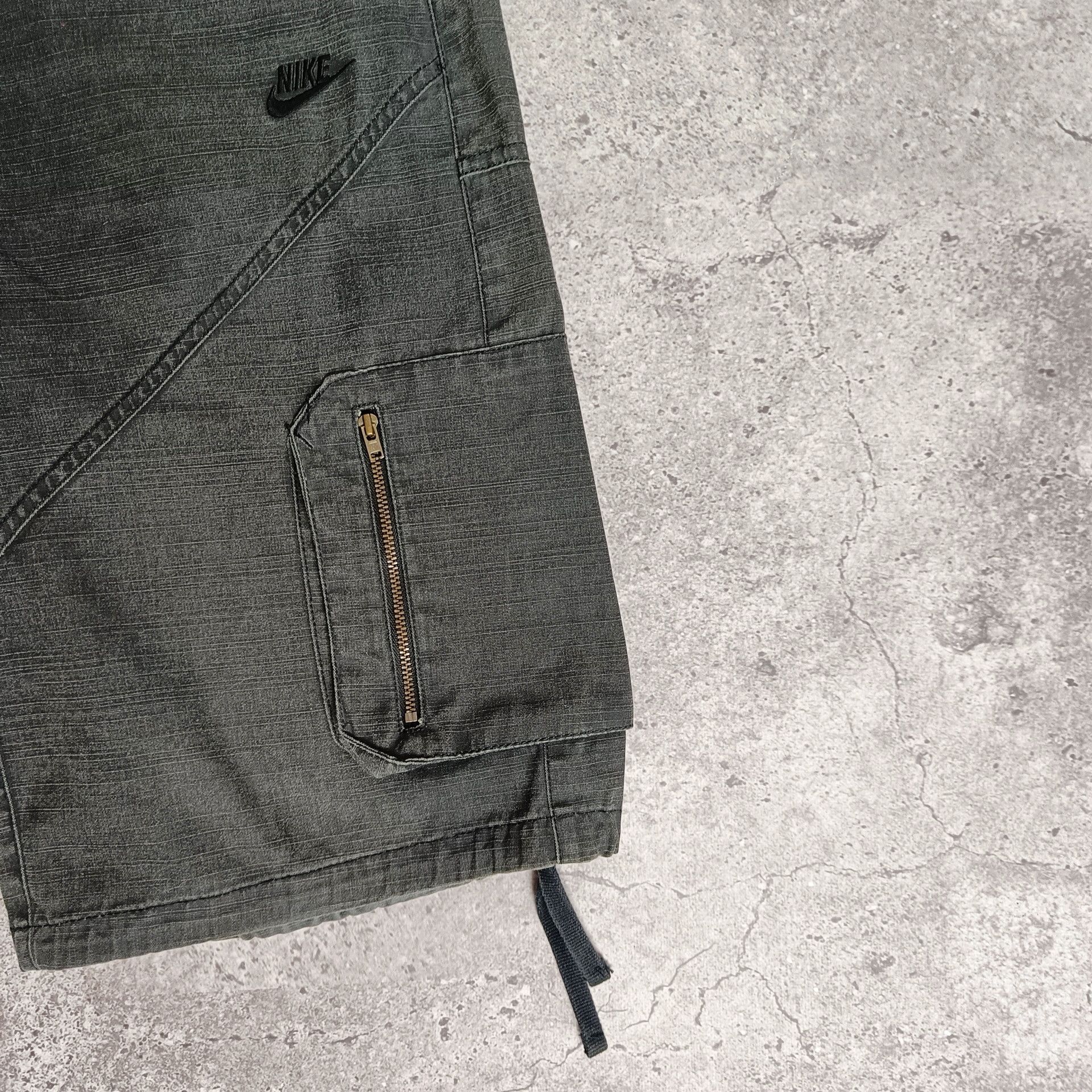 Nike Nike vintage cargo shorts Size US 33 - 3 Thumbnail