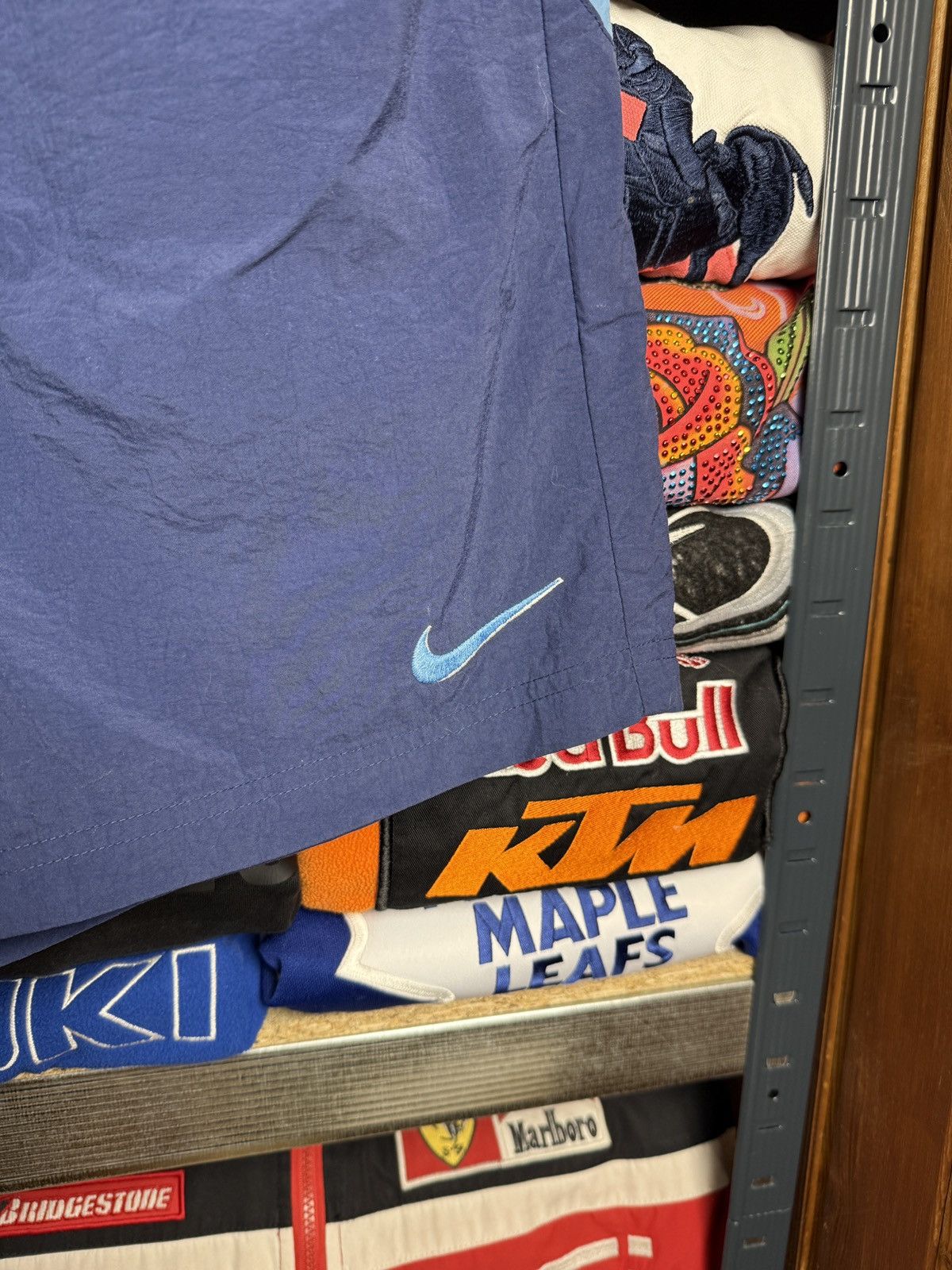 Nike Nike vintage shorts big swoosh logo 90s Size US 35 - 3 Thumbnail