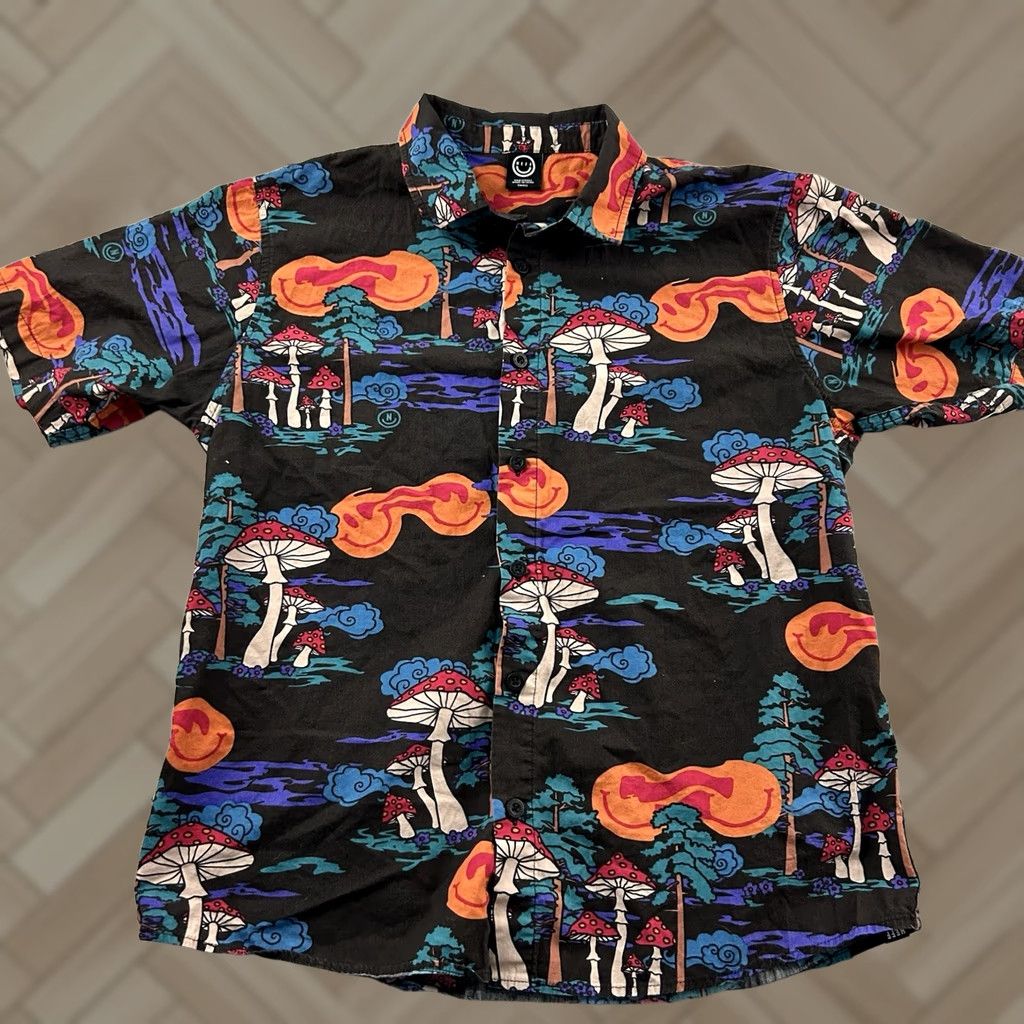 Vintage NEFF Short Sleeve Mushroom Button Front Shirt Mens Small Size US S / EU 44-46 / 1 - 1 Thumbnail