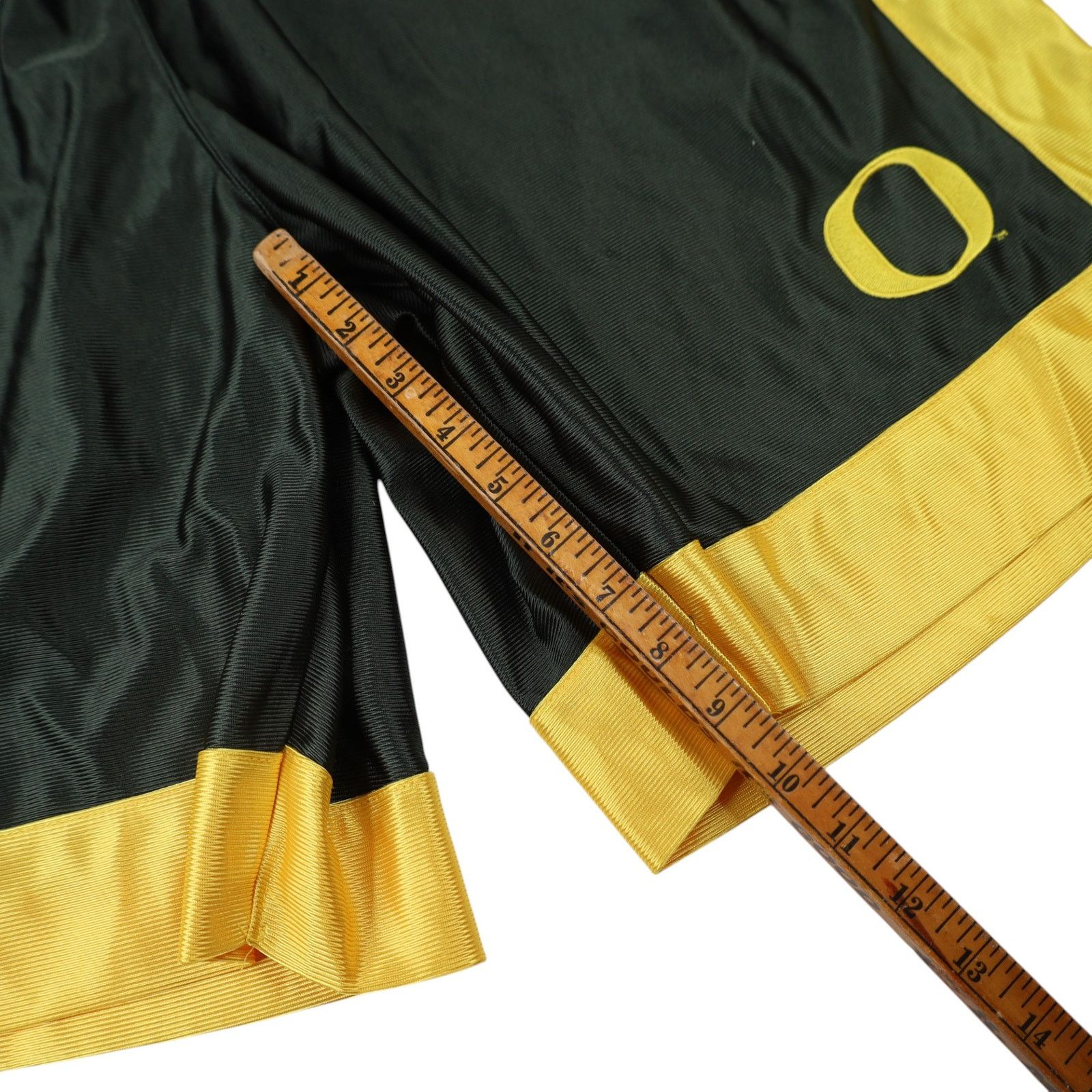 Nike × Vintage Vintage Nike University of Oregon Ducks Basketball Shorts Size US 32 / EU 48 - 10 Thumbnail