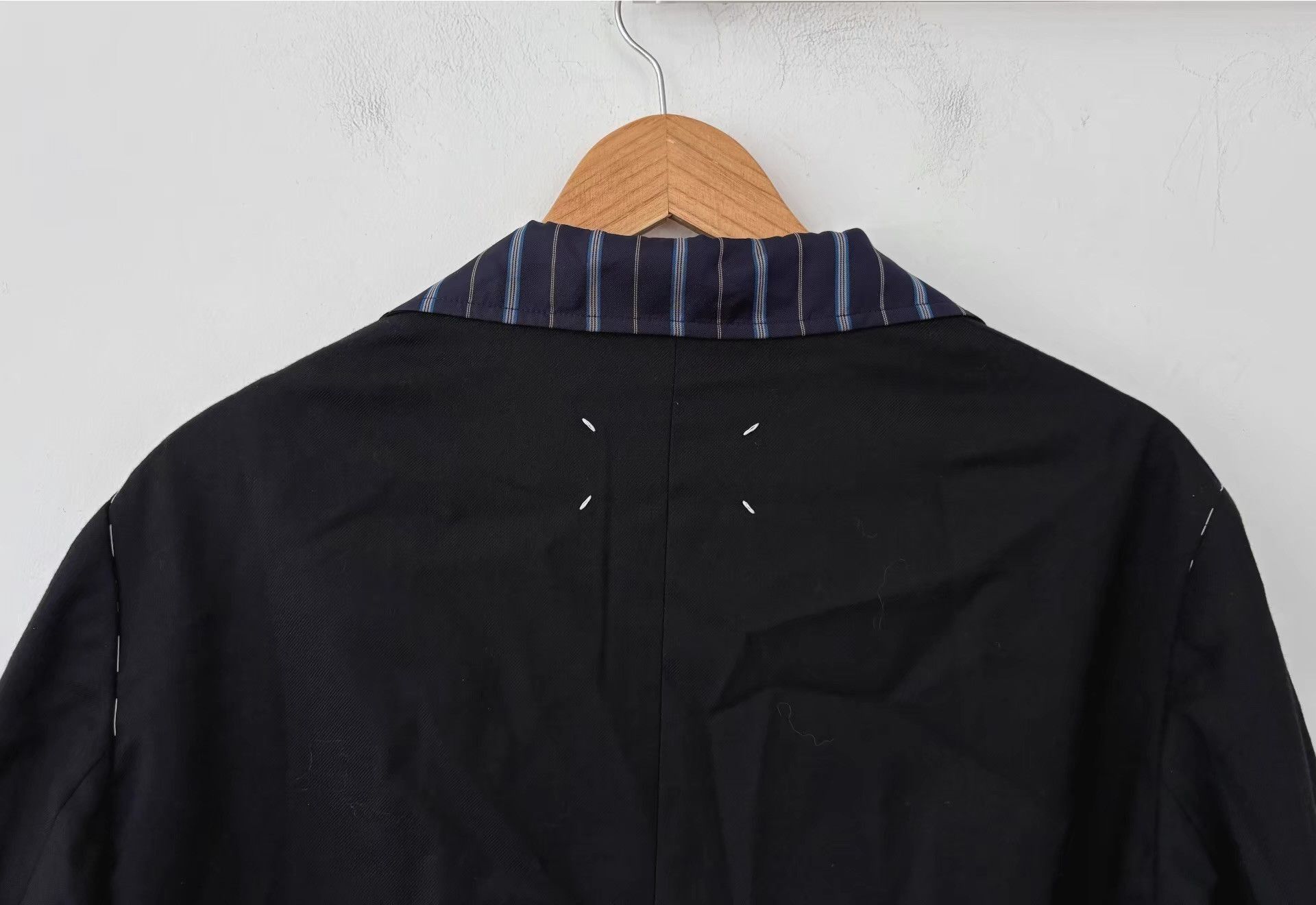 Maison Margiela Black Single-Breasted Jacket with Striped Lining Size US M / EU 48-50 / 2 - 3 Thumbnail