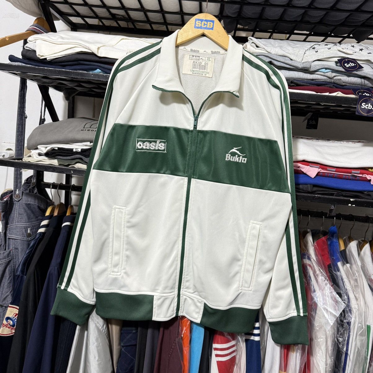 Band Tees Vintage oasis bukta limited edition track top Size US XL / EU 56 / 4 - 8 Thumbnail
