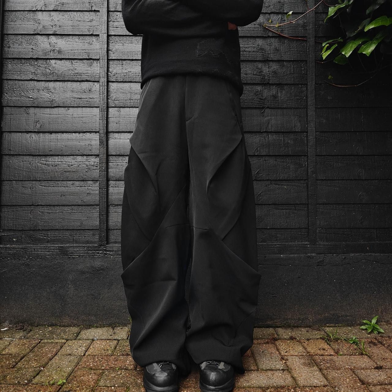 Other Japanese Black Wide Leg Pleated Trousers Size US 32 / EU 48 - 1 Thumbnail