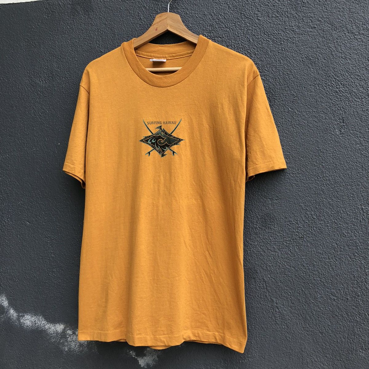 Anvil Vintage 90s Surfing Hawaii Tshirt Size US M / EU 48-50 / 2 - 5 Thumbnail