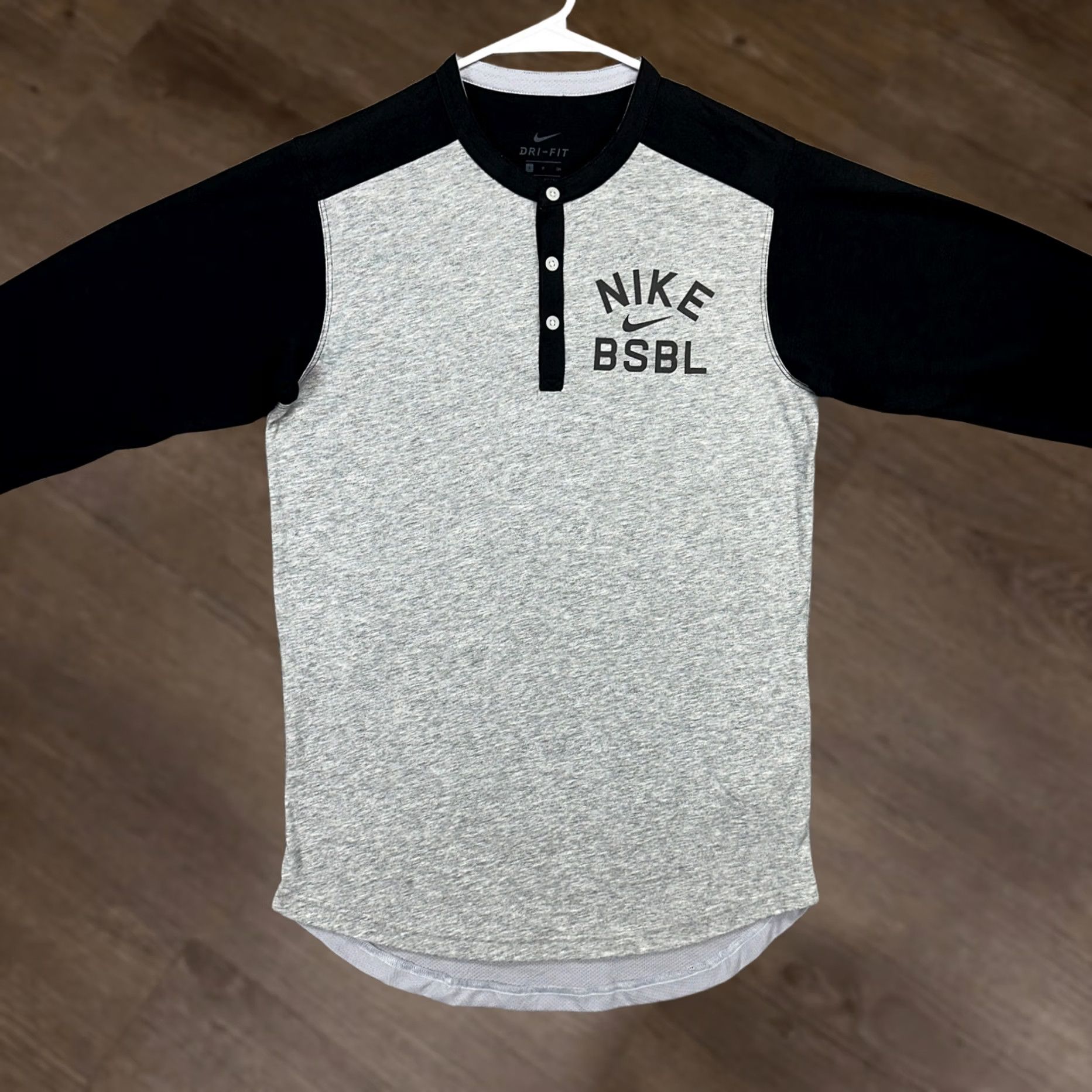 Nike Nike Baseball Mens Henley Shirt Small Dri-Fit Colorblock Half Sleeve Grey Black Shirt Mens Small Colorblock Henley Nike Shirt Size US S / EU 44-46 / 1 - 1 Thumbnail