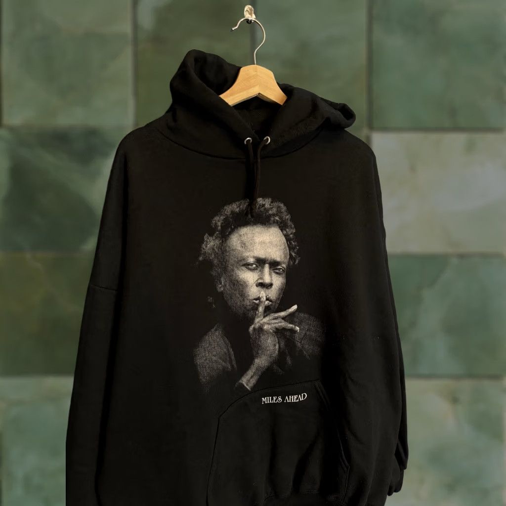 Jerzees VINTAGE Miles Ahead 90s Black Jerzees Hoodie Men 2XL Pullover Jerzees 2XL Mens Size US XXL / EU 58 / 5 - 1 Thumbnail