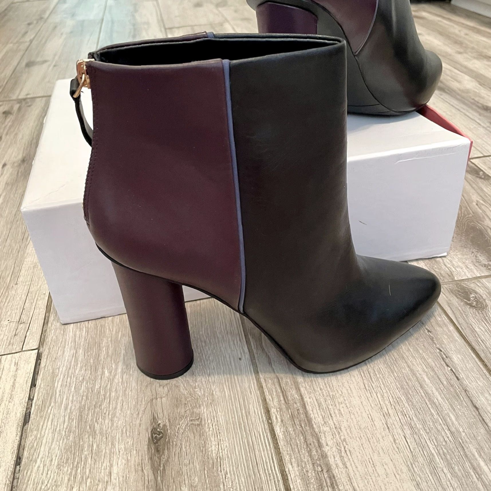 Vintage CABI NEW Black Burgundy Leather Boots Ankle High Heel 10 M Back Zip Leather Boot Women Size US 10 / IT 40 - 3 Thumbnail