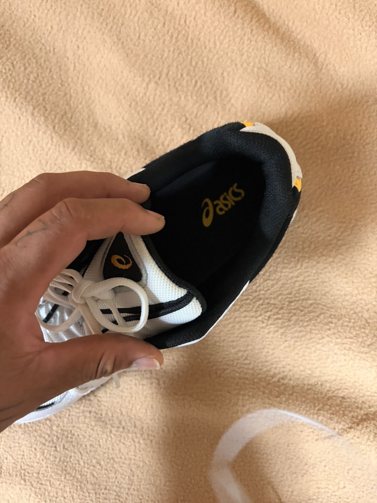 Asics × Kith Asic Gel Kayano 5 “OG White Saffron” Size US 11 / EU 44 - 5 Thumbnail
