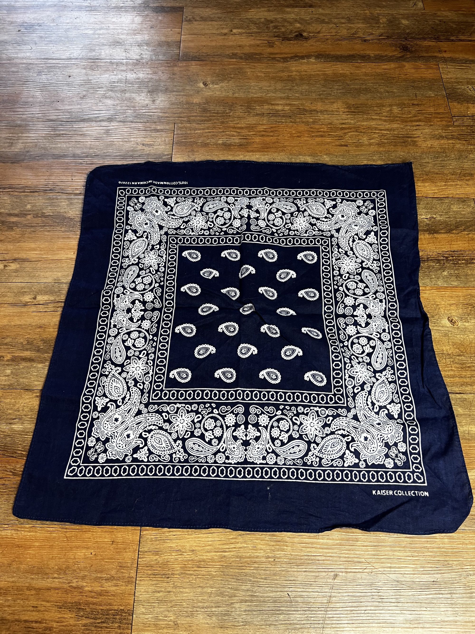 Vintage Vintage Kaiser Collection Dark Blue Paisley Bandana RN122070 Size ONE SIZE - 8 Thumbnail