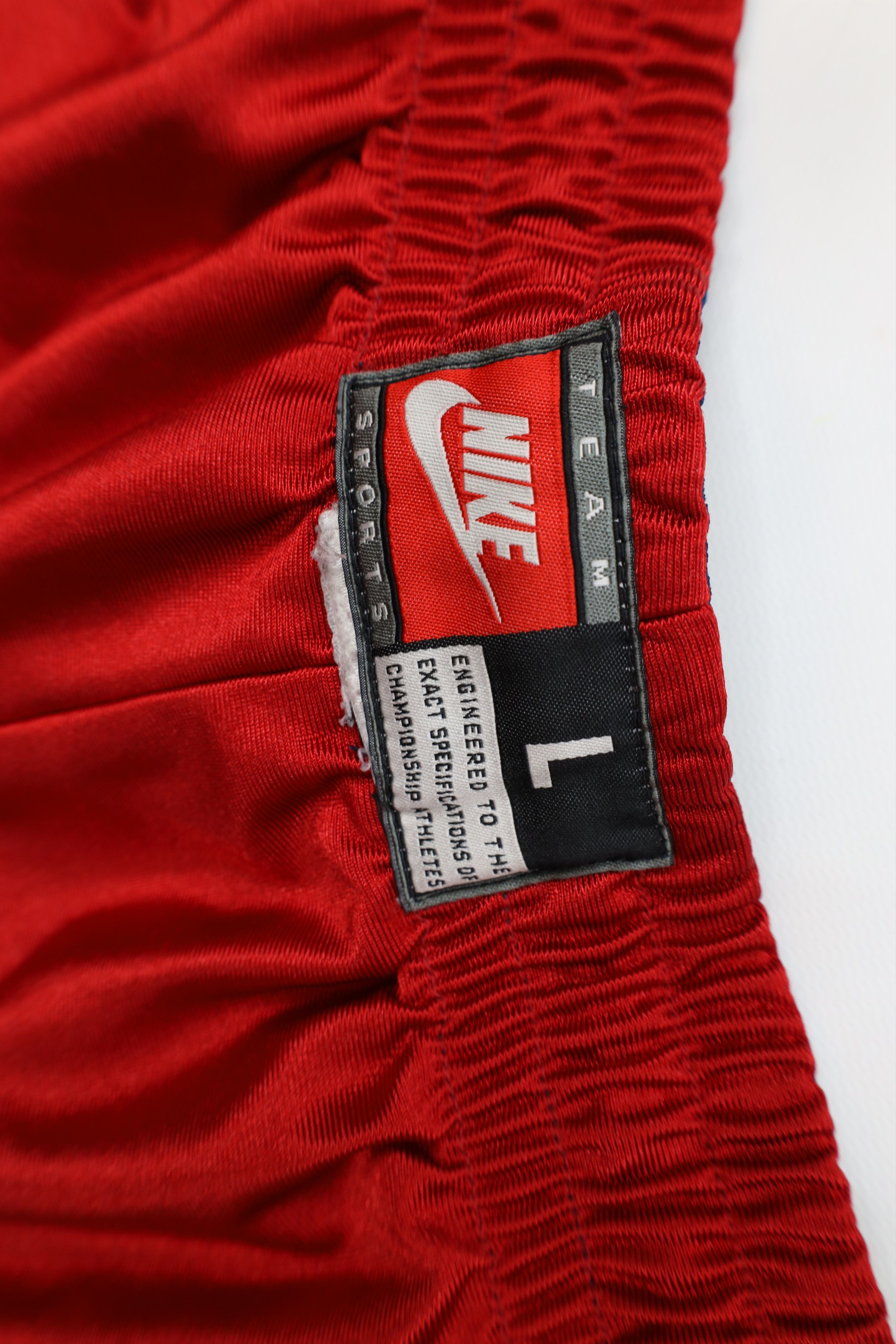 Nike Vintage 90s Y2K Nike Mini Swoosh Reversible Shorts Blue Red Size US 34 / EU 50 - 9 Thumbnail