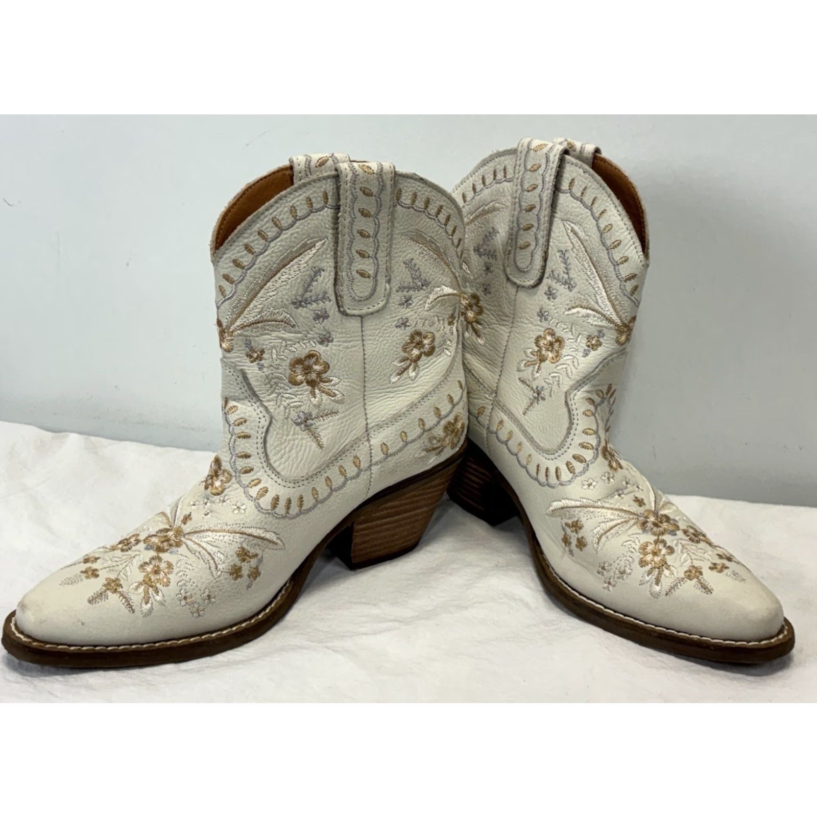Vintage VINTAGE DINGO Primrose Boots Womens 6.5 White Leather Western Embroidered Cowboy Cowgirl High Heel Cuban Size US 7 / IT 37 - 3 Thumbnail