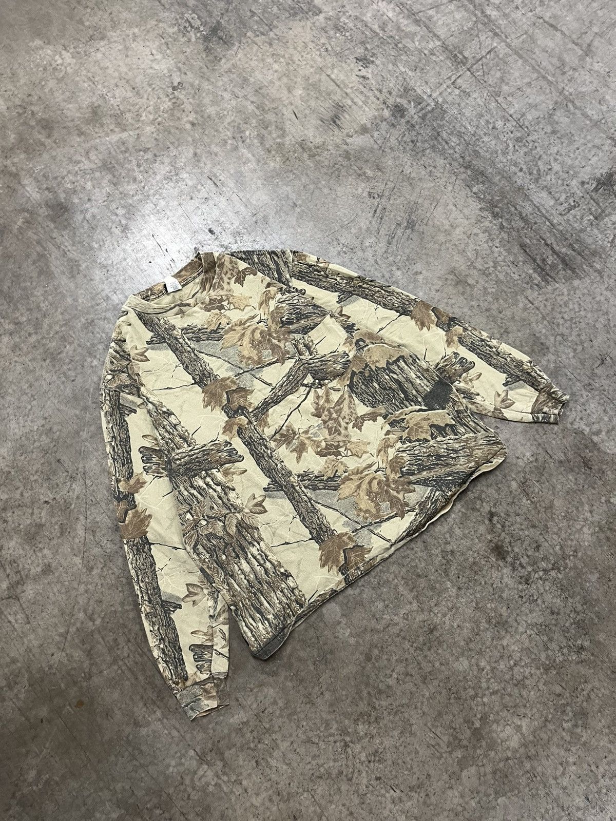 Carhartt × Vintage Realtree camo vintage faded longsleeve shirt skater hype Size US XL / EU 56 / 4 - 4 Thumbnail