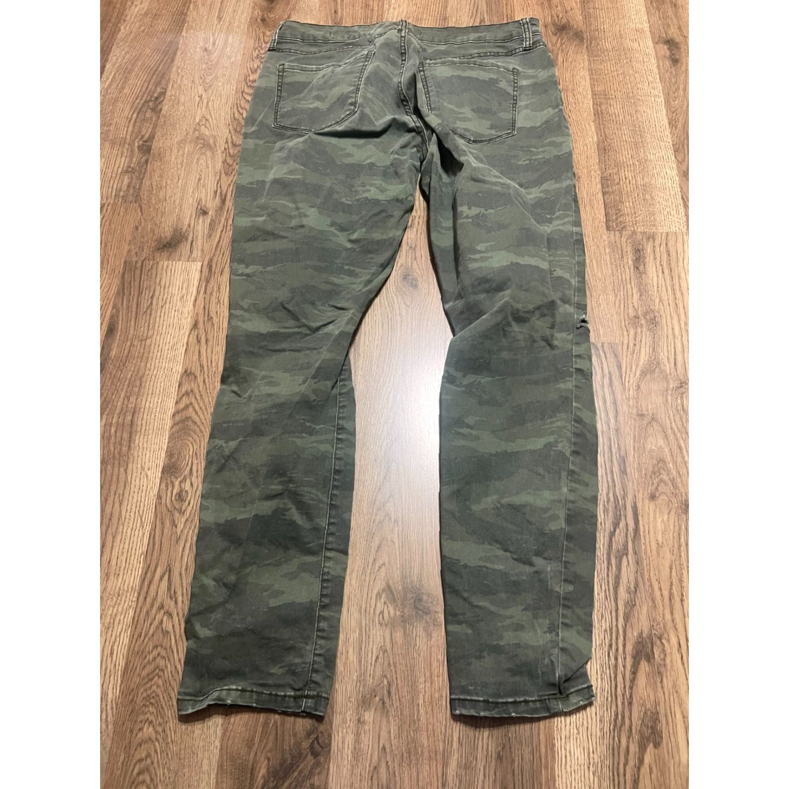 Vintage **AriZona Women's Size 11 Green Denim Straight Fit Jeans Camo** User: AriZona Women's Size 11 Green Denim Straight Fit Jeans Camo Size 32" / US 10 / IT 46 - 3 Thumbnail