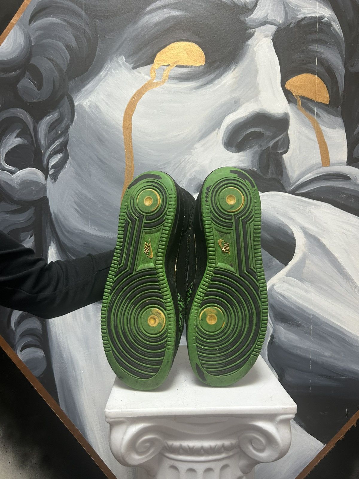 Designer green nike airs Size US 11 / EU 44 - 2 Thumbnail
