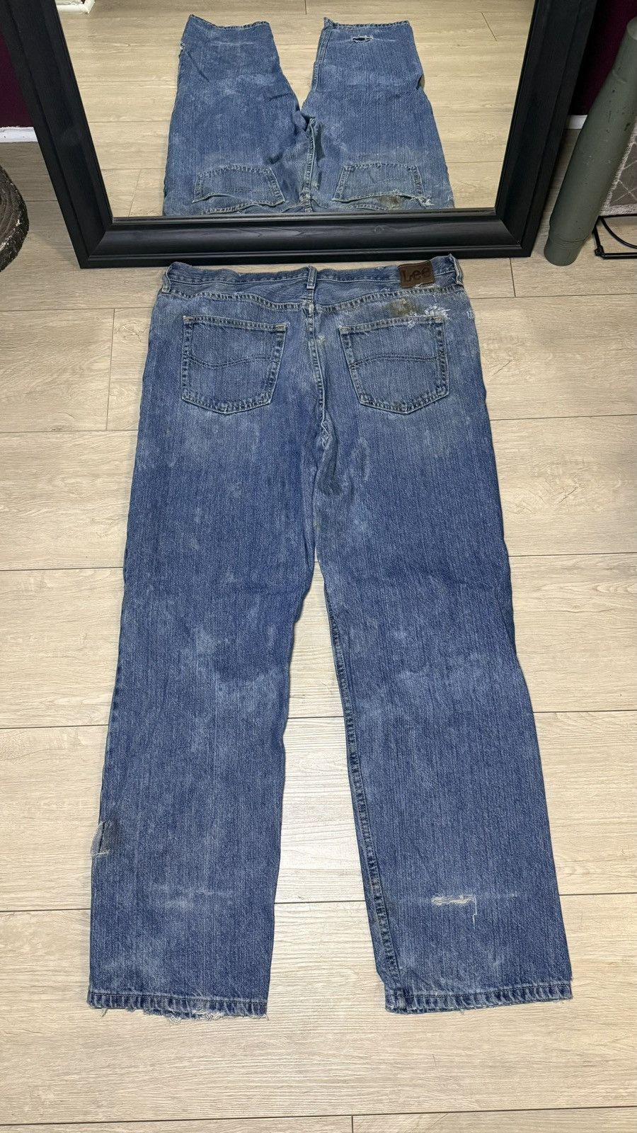 Lee Thrashed Acid Washed Lee 38 x 32 Relaxed StraightLegged Jean Size US 38 / EU 54 - 1 Thumbnail