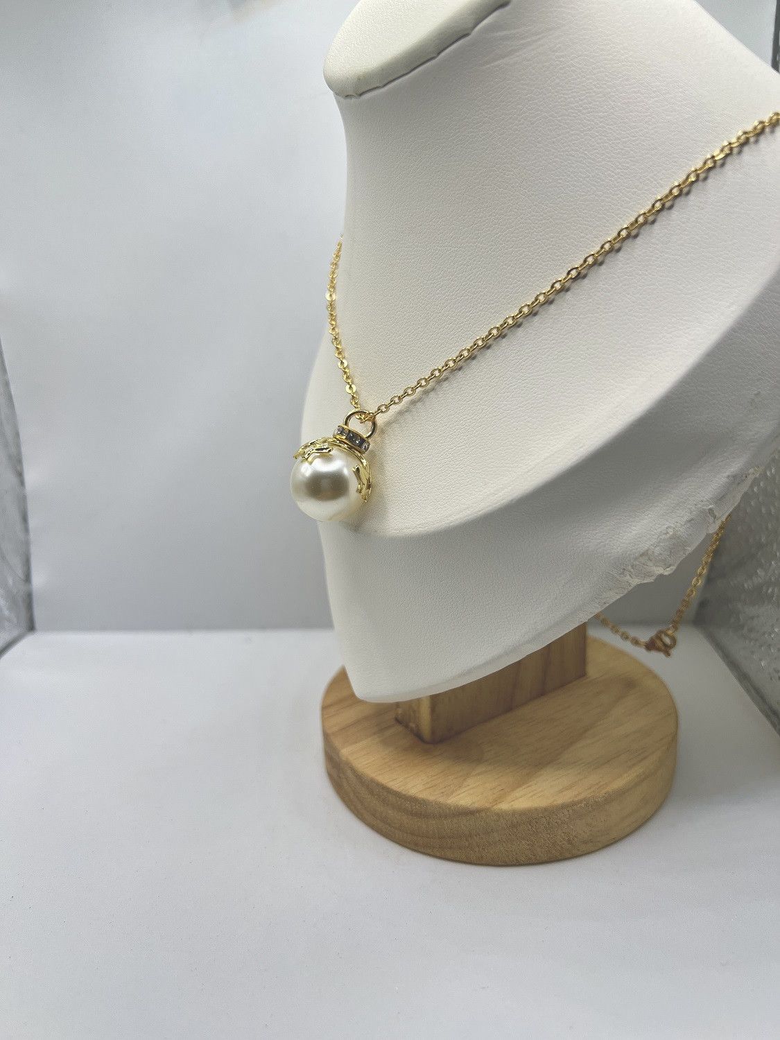 Jewelry White Pearl bead Gold Star Necklace with Czs Size ONE SIZE - 2 Thumbnail
