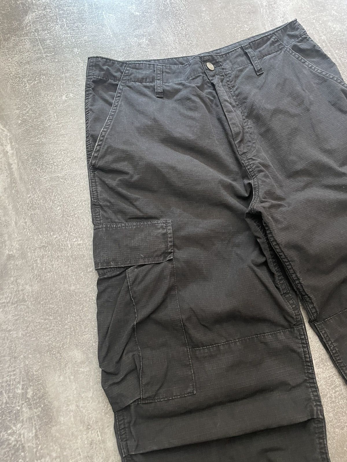 Carhartt Vintage Carhartt Black Cargo Black Pants 31/34 Size US 34 / EU 50 - 15 Thumbnail