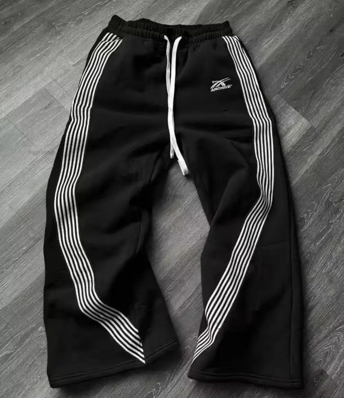Japanese Brand Y2K style sweatpants Size US 36 / EU 52 - 1 Thumbnail