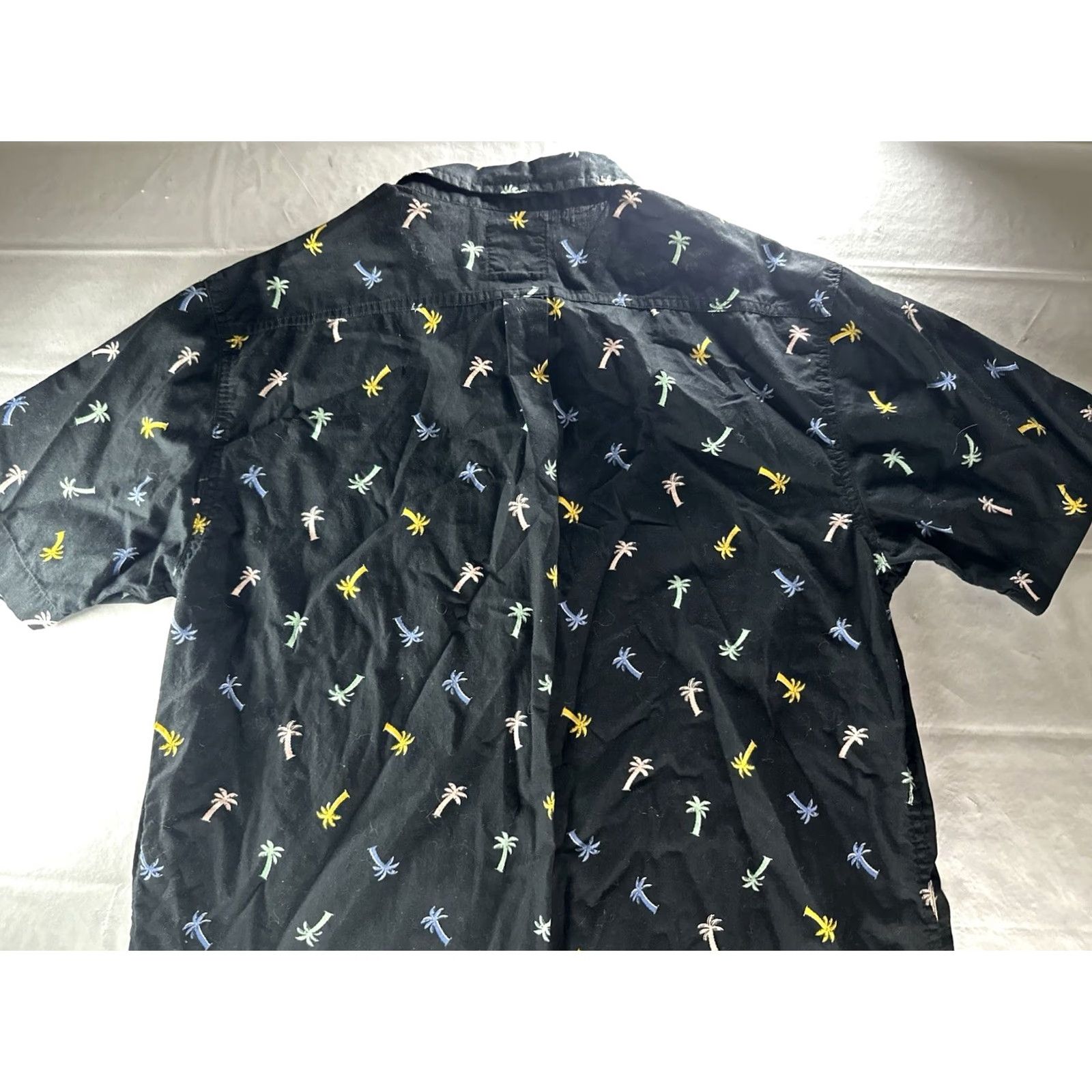 Levi's VINTAGE Levis Mens Button Up Shirt Mens Large Black Palm Trees AOP Tropical Surfwear Size US L / EU 52-54 / 3 - 7 Thumbnail
