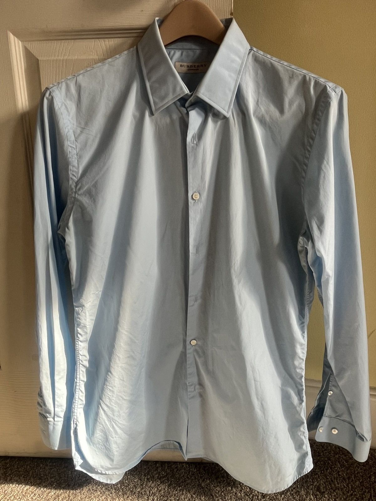 Burberry Burberry dress shirt- slim 16-41 Size US M / EU 48-50 / 2 - 2 Thumbnail