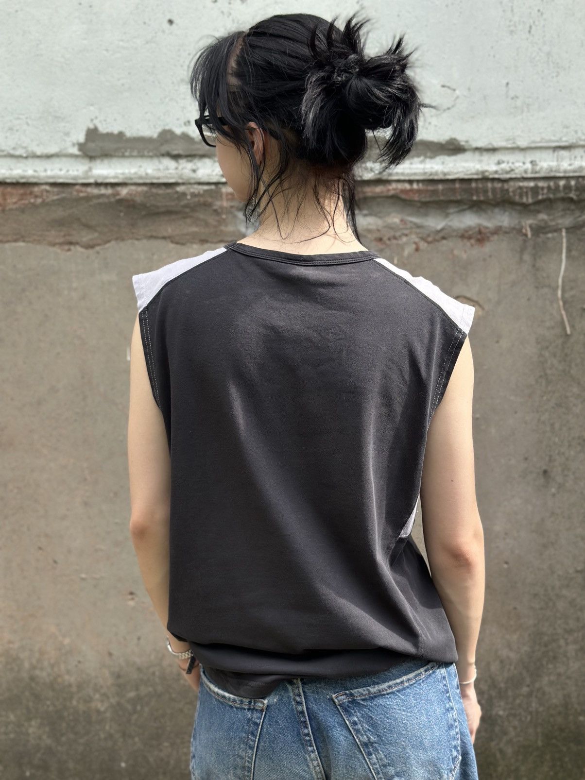 Nike VTG Nike Tank Top Sleeves Small Logo Black Size M Grunge Size US M / EU 48-50 / 2 - 2 Thumbnail