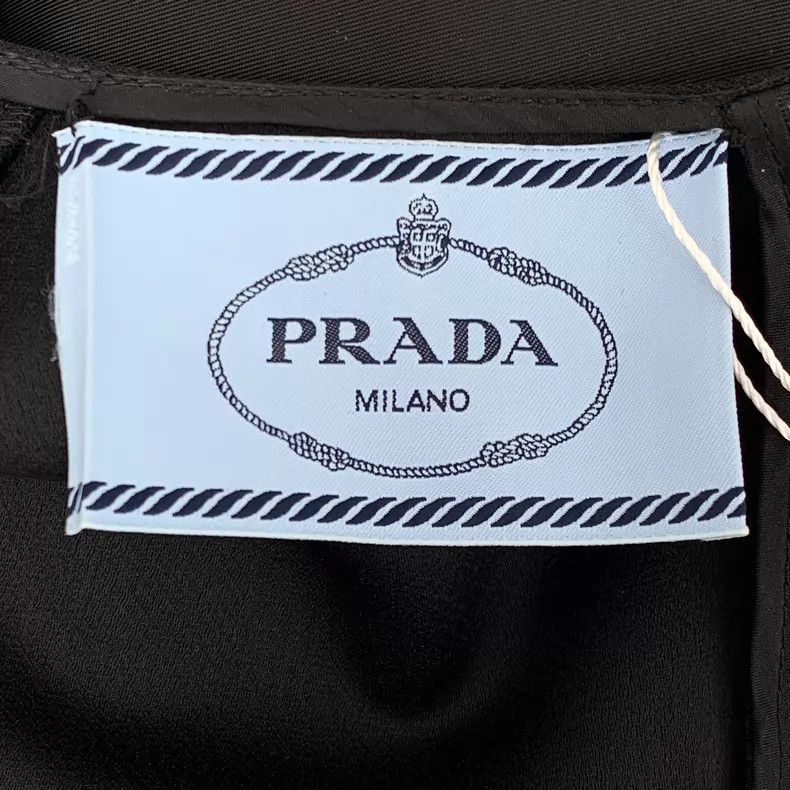 Prada Prada 22 styles of black triangle round-neck long-sleeved Size XS / US 0-2 / IT 36-38 - 6 Thumbnail