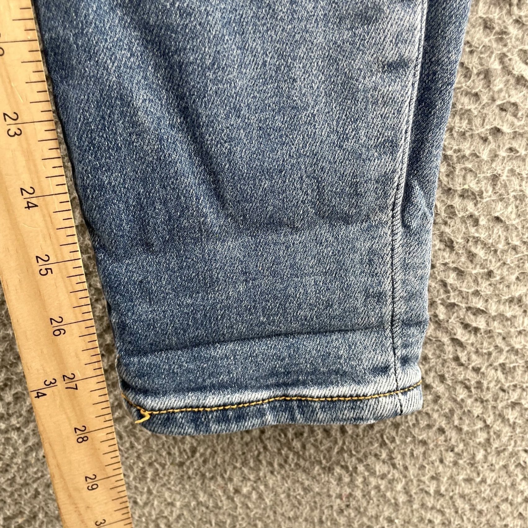 Vintage Judy Blue Jeans Women's 28* Slim Fit Mid Rise 90's Grunge Preppy Indie Denim Blue Jeans - Regular Size 28 Size 28" / US 6 / IT 42 - 3 Thumbnail