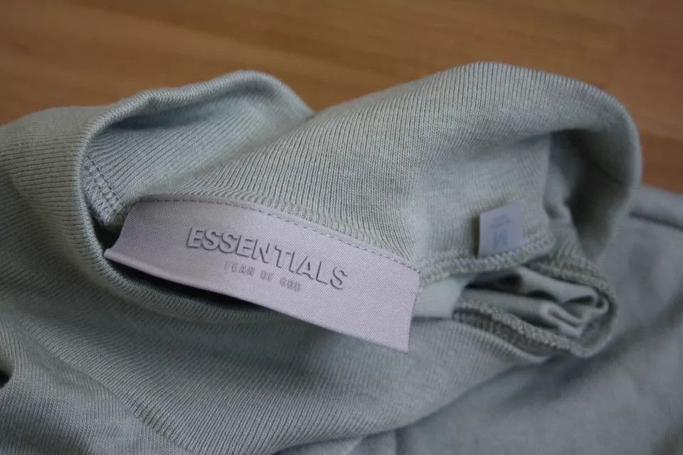 Essentials Essentials Fear of God Mens Neck Long Sleeve New wish tags Size US M / EU 48-50 / 2 - 8 Thumbnail