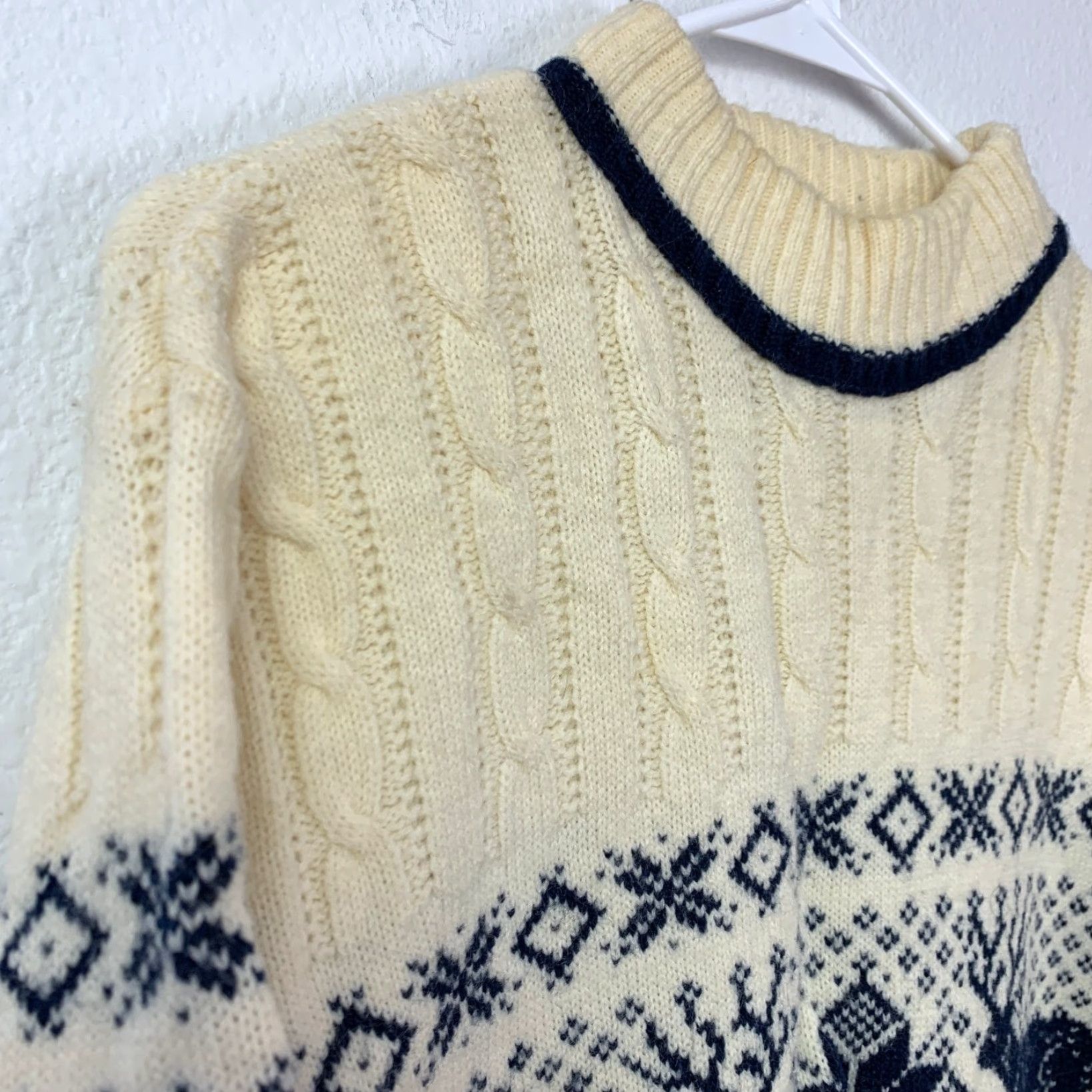 Jantzen VINTAGE Jantzen Sweater Mens XL Ivory Navy Reindeer Fair Isle Cable Knit Apre Ski 1980s Size US XL / EU 56 / 4 - 3 Thumbnail