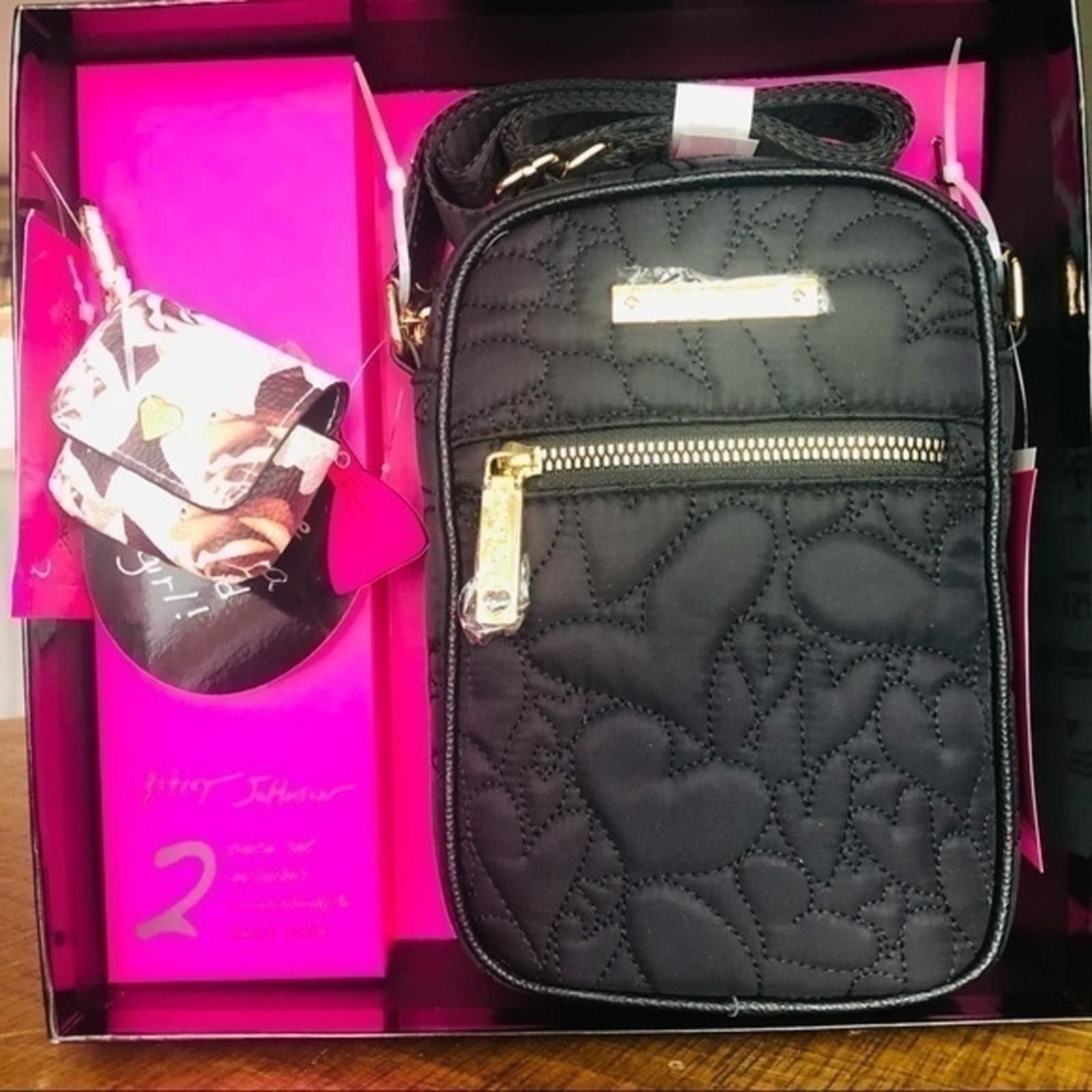 Designer Betsey Johnson Crossbody Bag With Air Pod Case NWT Size ONE SIZE - 2 Thumbnail
