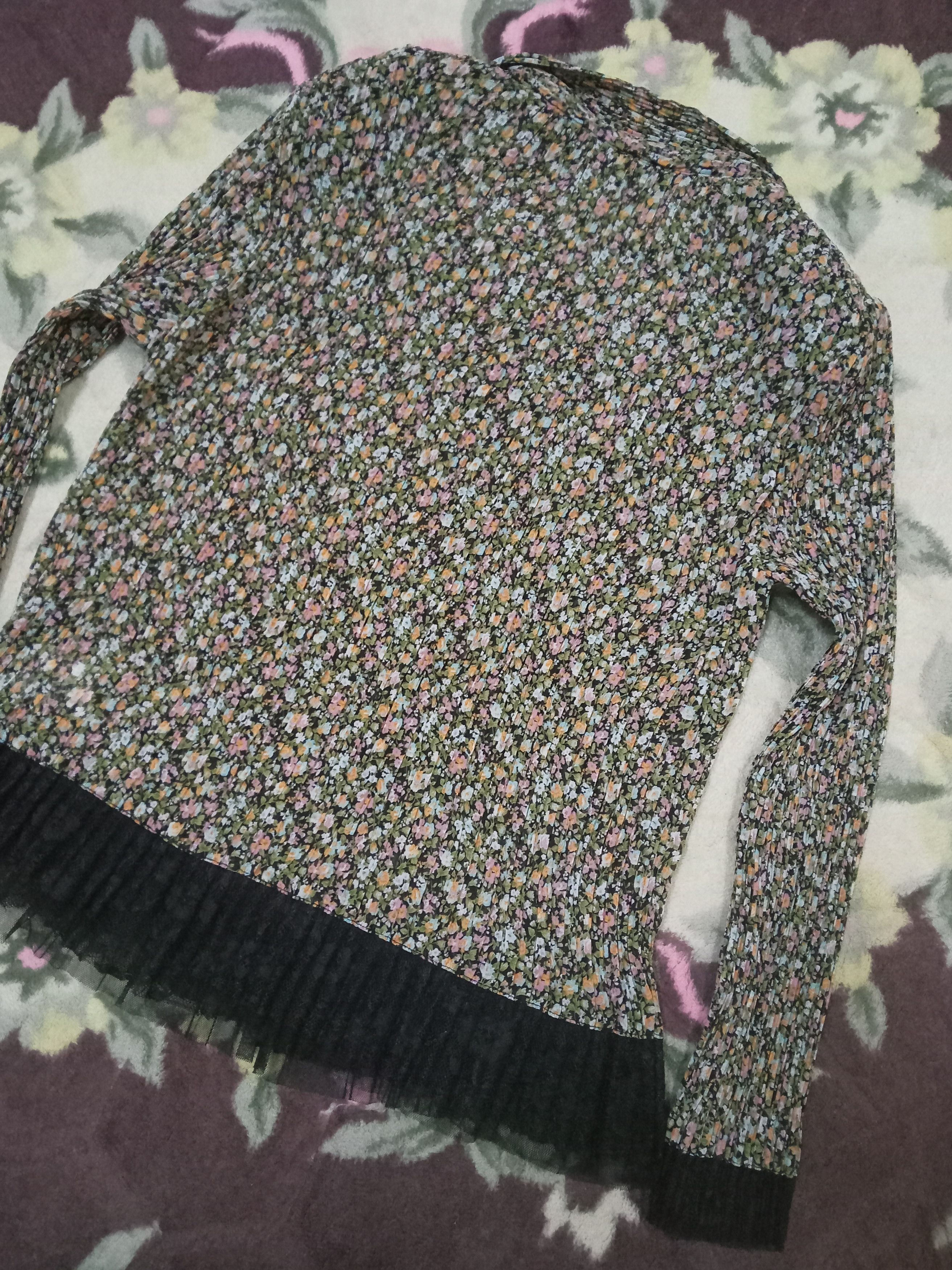 Designer T - Pleats Collection Button Ups Size M / US 6-8 / IT 42-44 - 10 Thumbnail