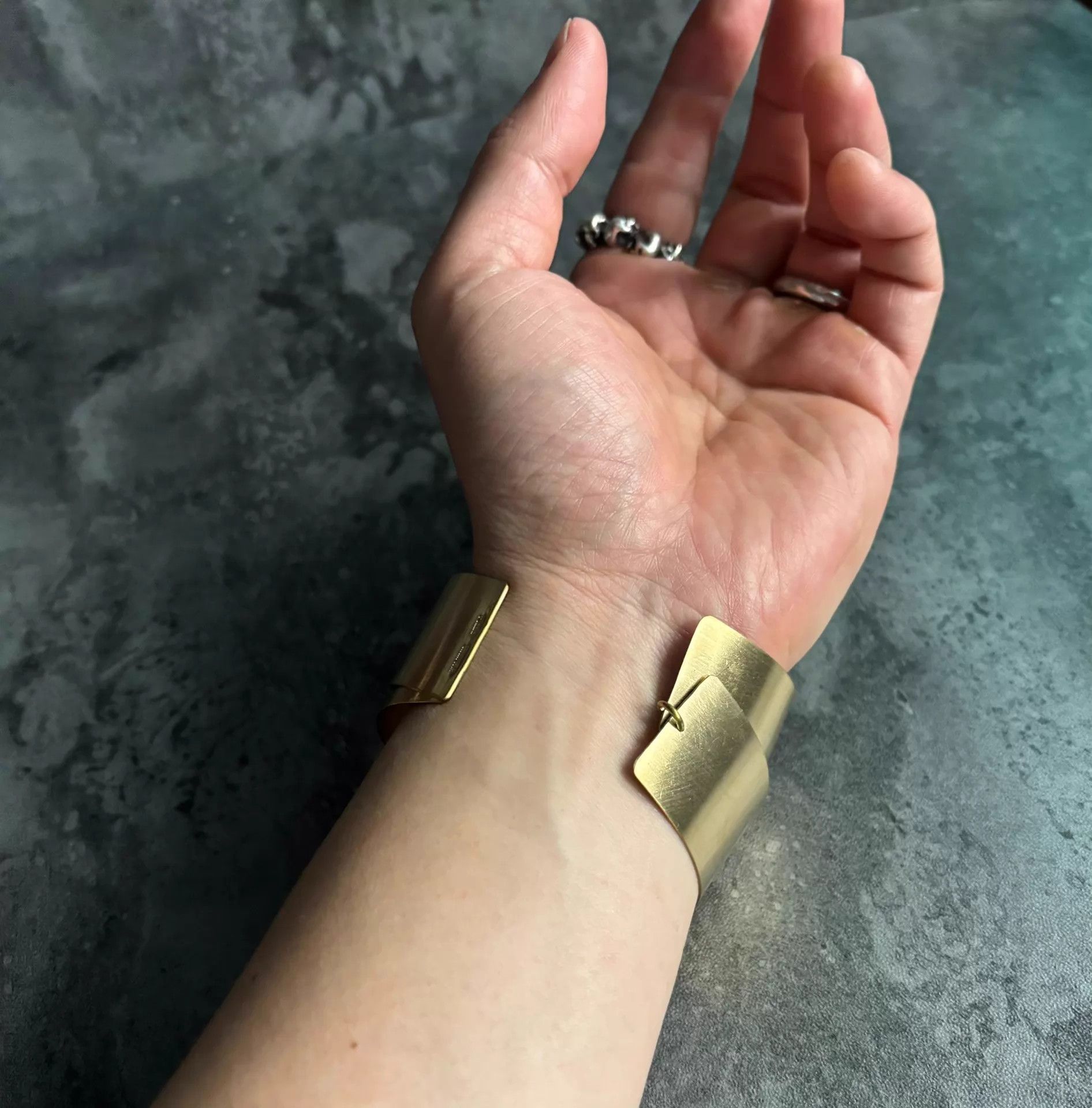 DETAJ Detaj Uma Wang brushed brass stacked bangle Size ONE SIZE - 5 Thumbnail