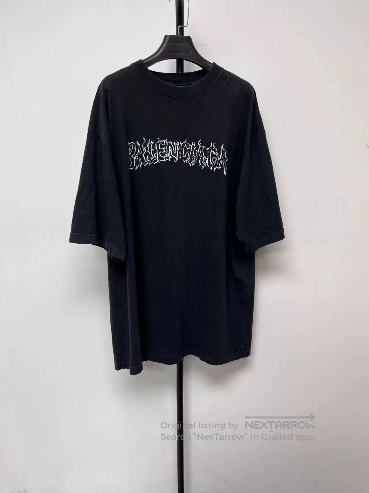 Balenciaga balenciaga new year oversized t. Size US XL / EU 56 / 4 - 1 Thumbnail