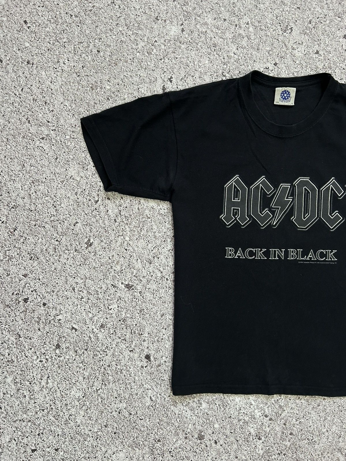 AC/DC × Band Tees × Vintage Vintage 2004 AC/DC Back In Black Rock Band T-Shirt Size US M / EU 48-50 / 2 - 2 Thumbnail