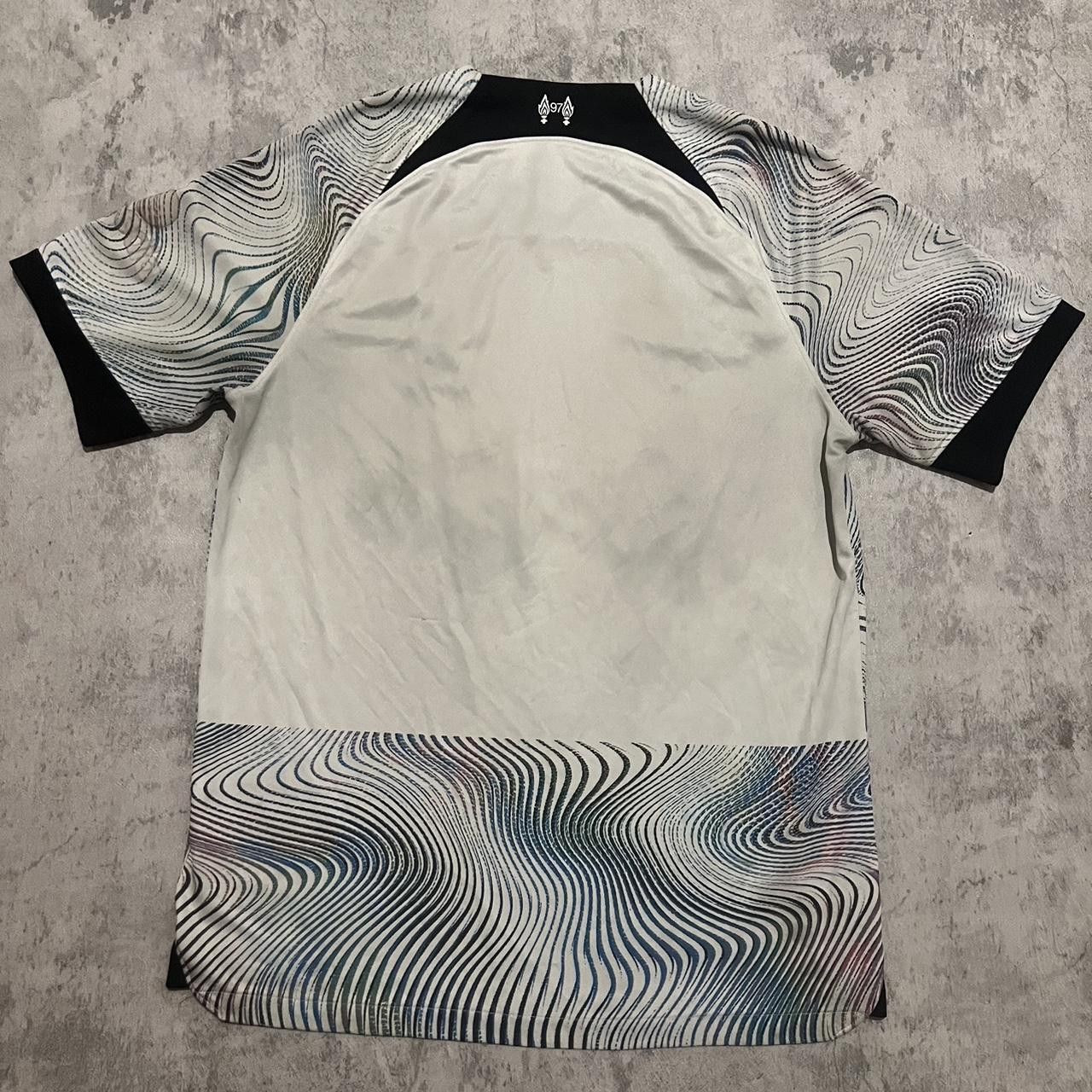 Nike 2022-23 Liverpool Nike Third Kit Premier League Size US L / EU 52-54 / 3 - 2 Thumbnail