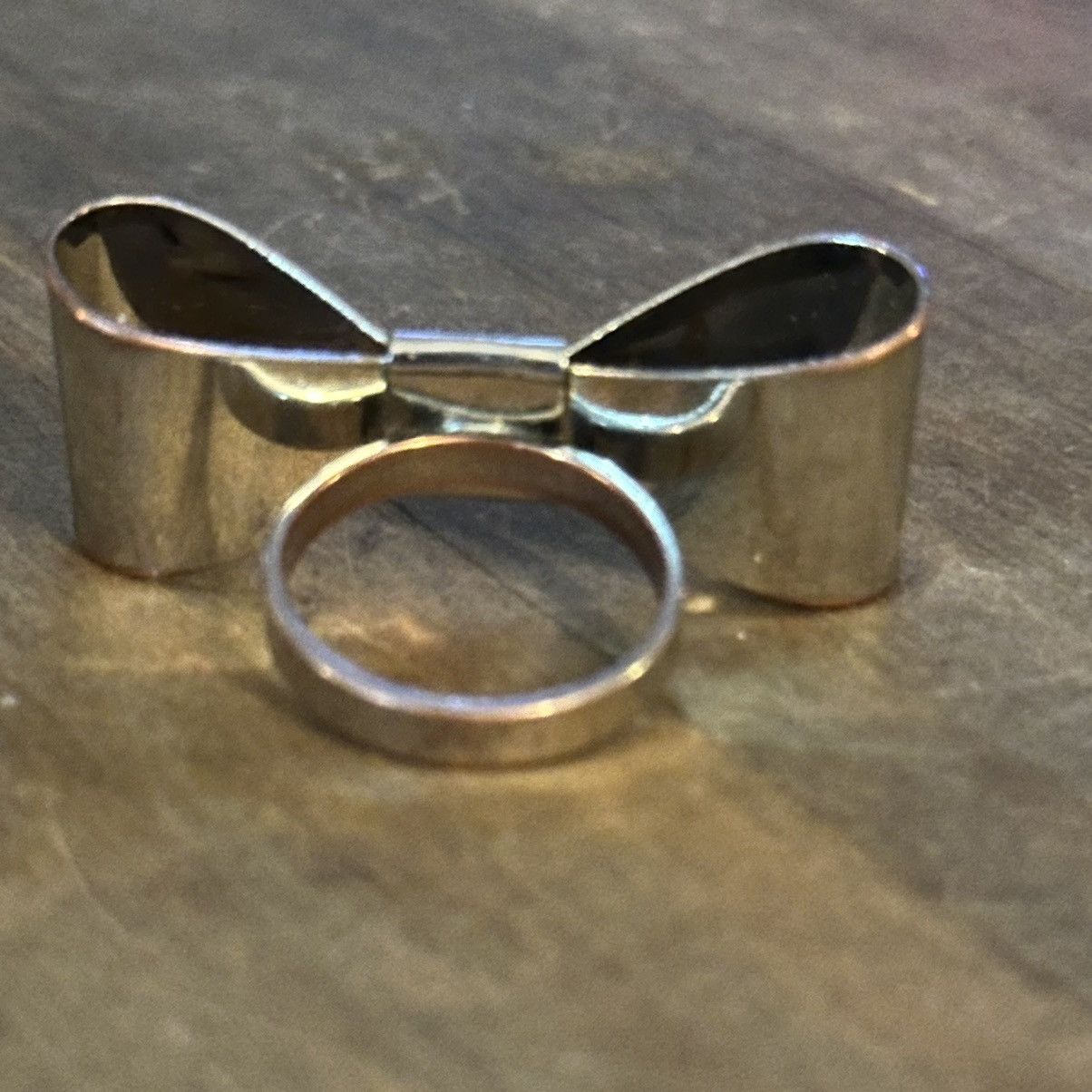 Other Silver tone large bow ring Size ONE SIZE - 5 Thumbnail